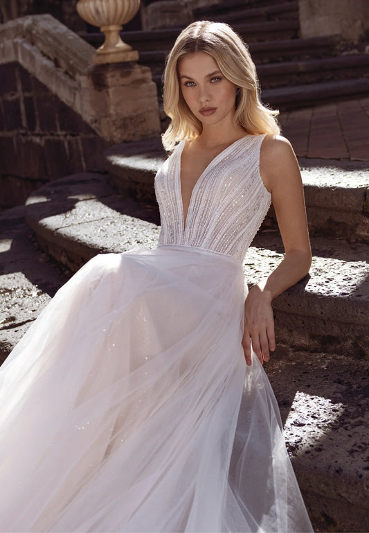 Sleeveless Maxi Tulle Regular Wedding Dress Unit Price: €360