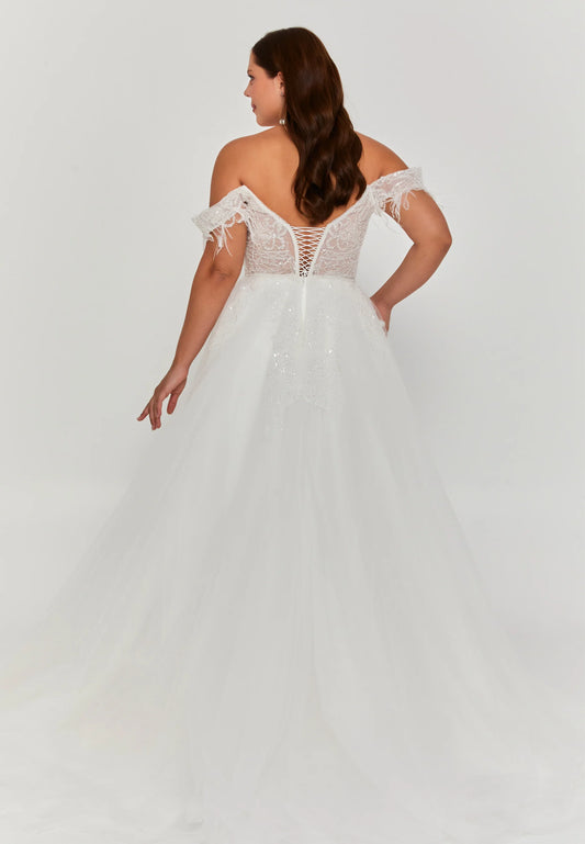 Off Shoulder Maxi Tulle Plus Size Wedding Dress Unit Price: €350