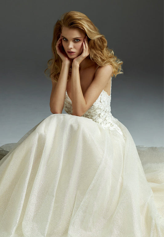 Sleeveless Maxi Tulle Regular Wedding Dress Unit Price: €450