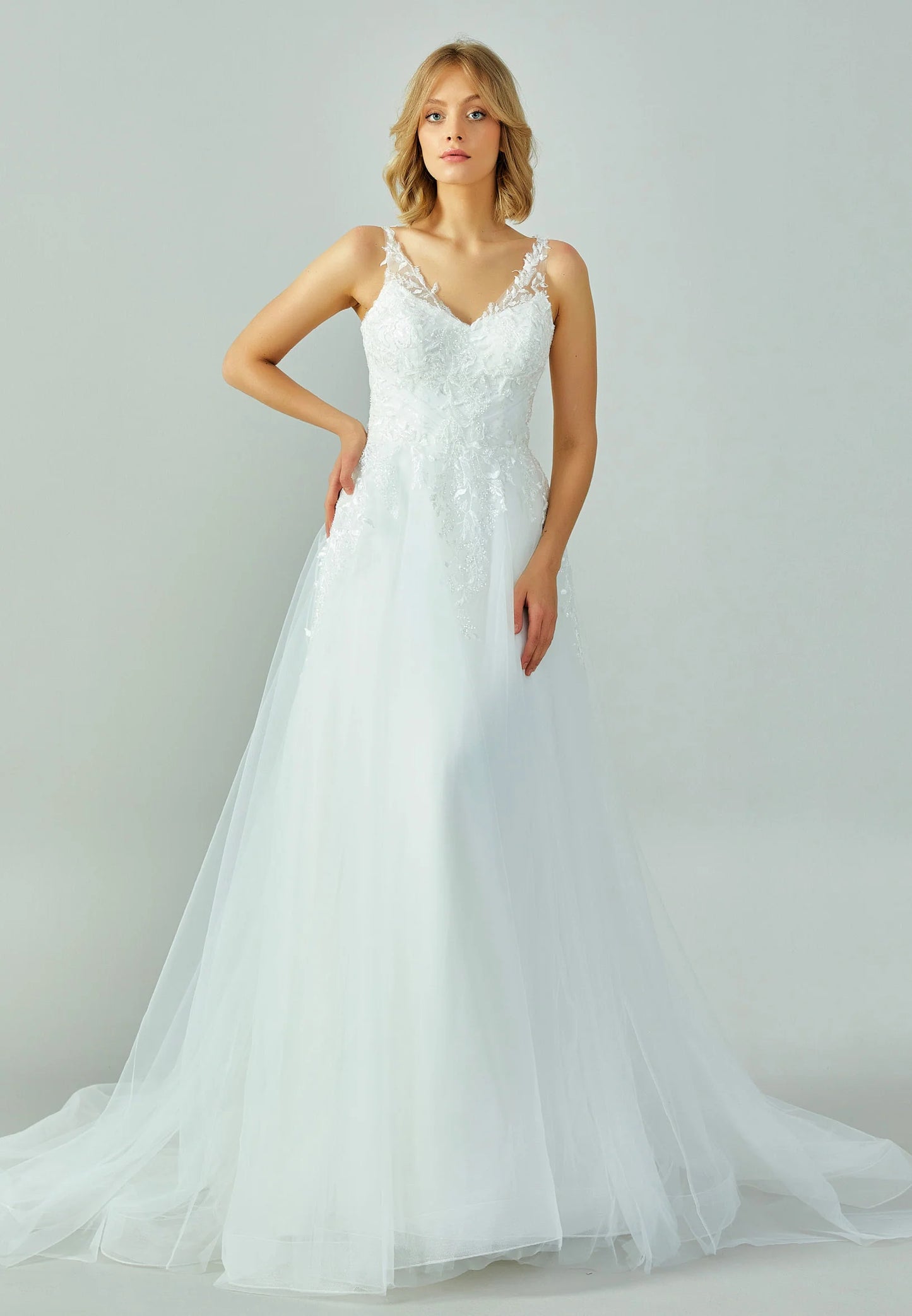 Sleeveless Maxi Tulle Regular Wedding Dress Unit Price: €250