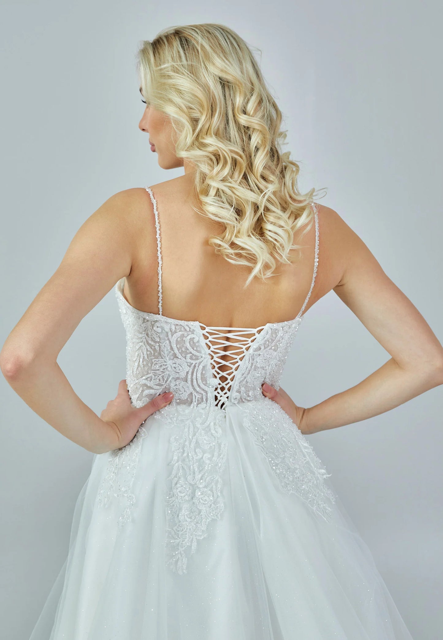 Sleeveless Maxi Tulle Regular Wedding Dress Unit Price: €190