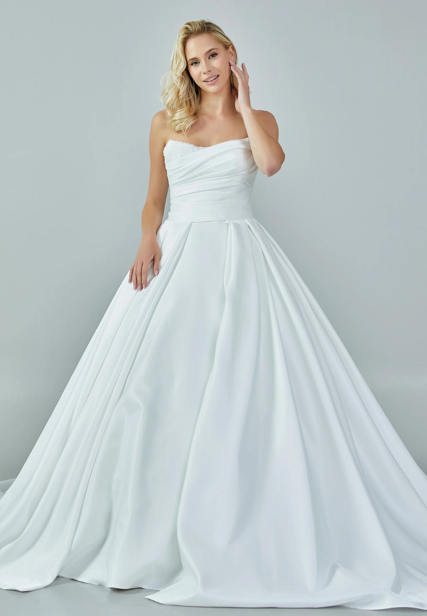 Strapless Maxi Satin Regular Wedding Dress Unit Price: €480