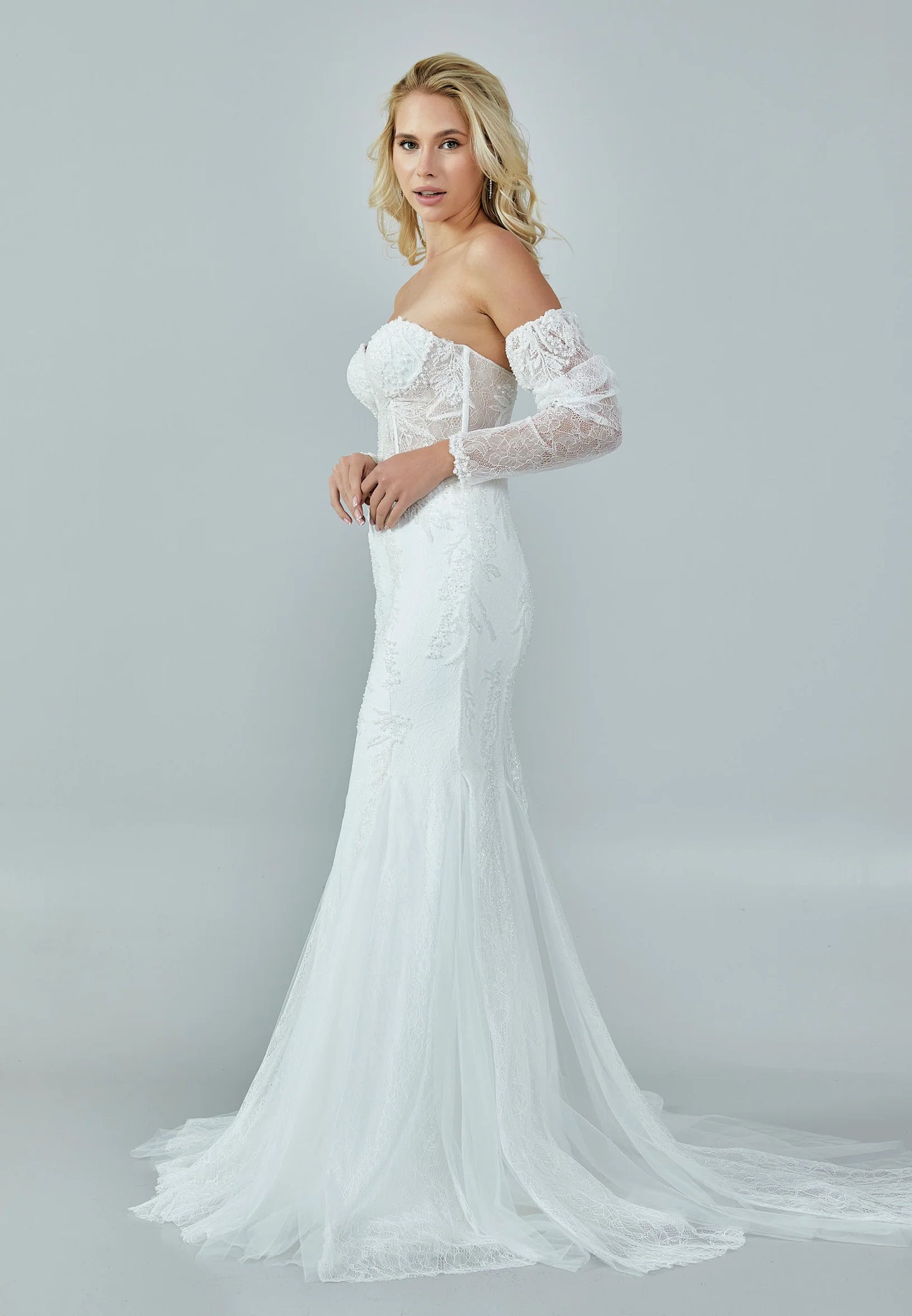 Off Shoulder Maxi Tulle Regular Wedding Dress Unit Price: €480