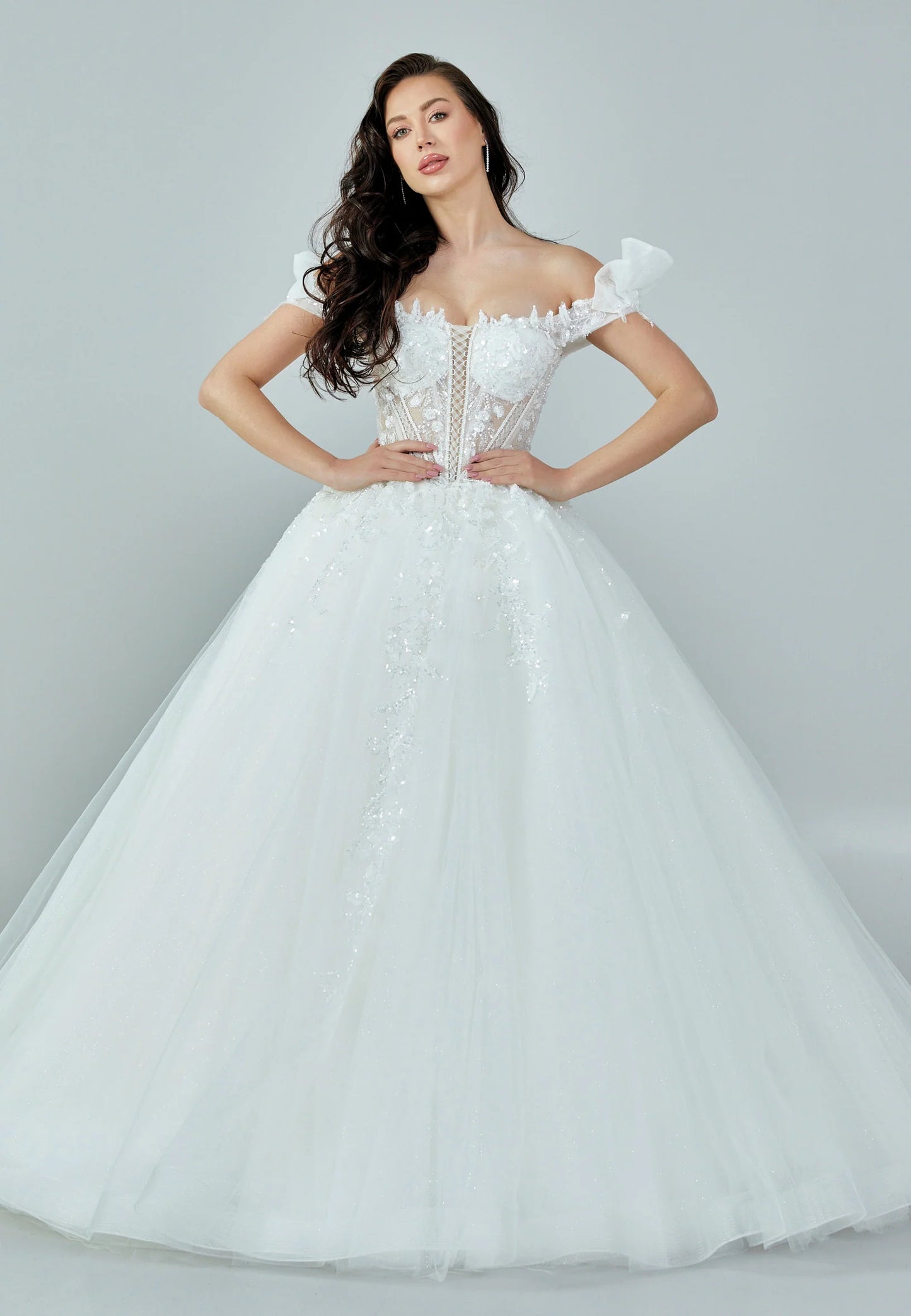 Off Shoulder Maxi Tulle Regular Wedding Dress Unit Price: €645