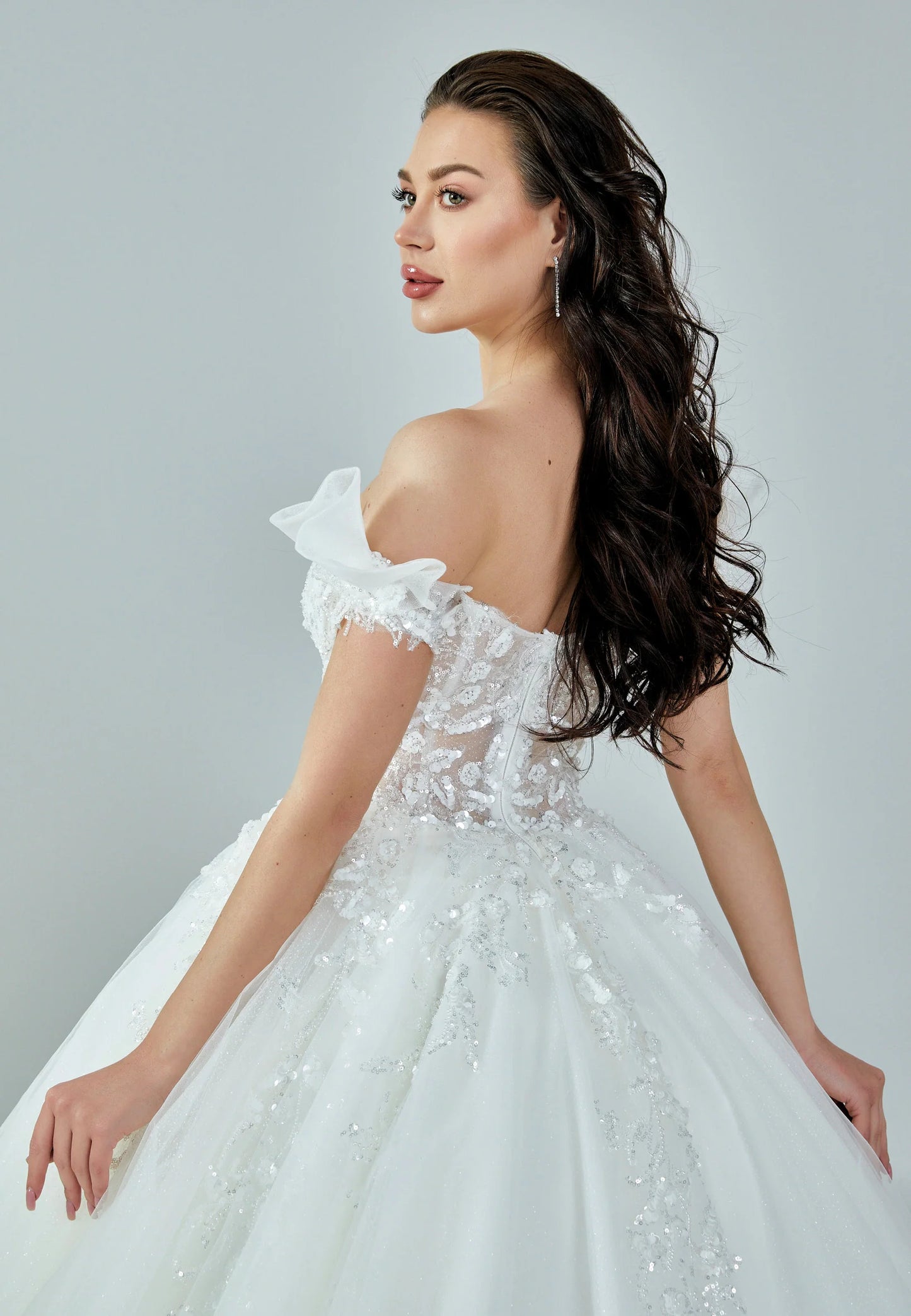 Off Shoulder Maxi Tulle Regular Wedding Dress Unit Price: €645