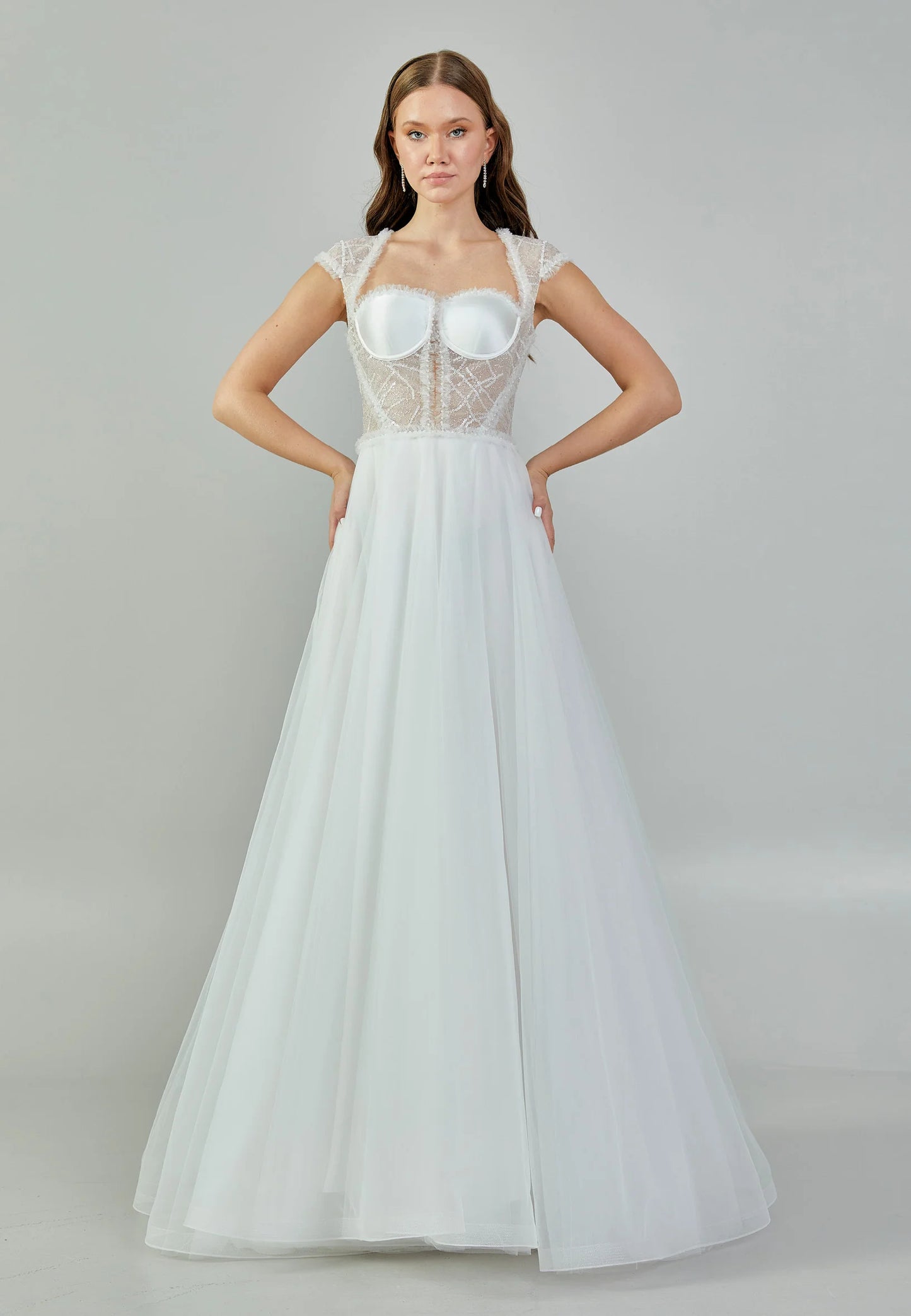 Sleeveless Maxi Tulle Regular Wedding Dress Unit Price: €180
