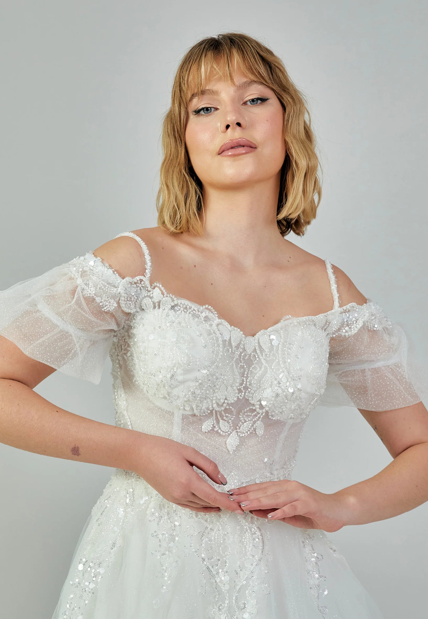 Off Shoulder Maxi Tulle Regular Wedding Dress Unit Price: €190