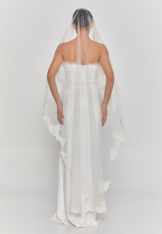 Lace Single Tier Tulle Veil (1,8 no4) Unit Price: €24