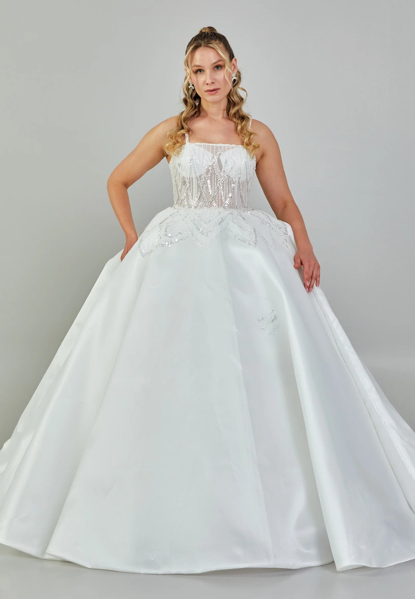 Sleeveless Maxi Polyester Plus Size Wedding Dress Unit Price: €240