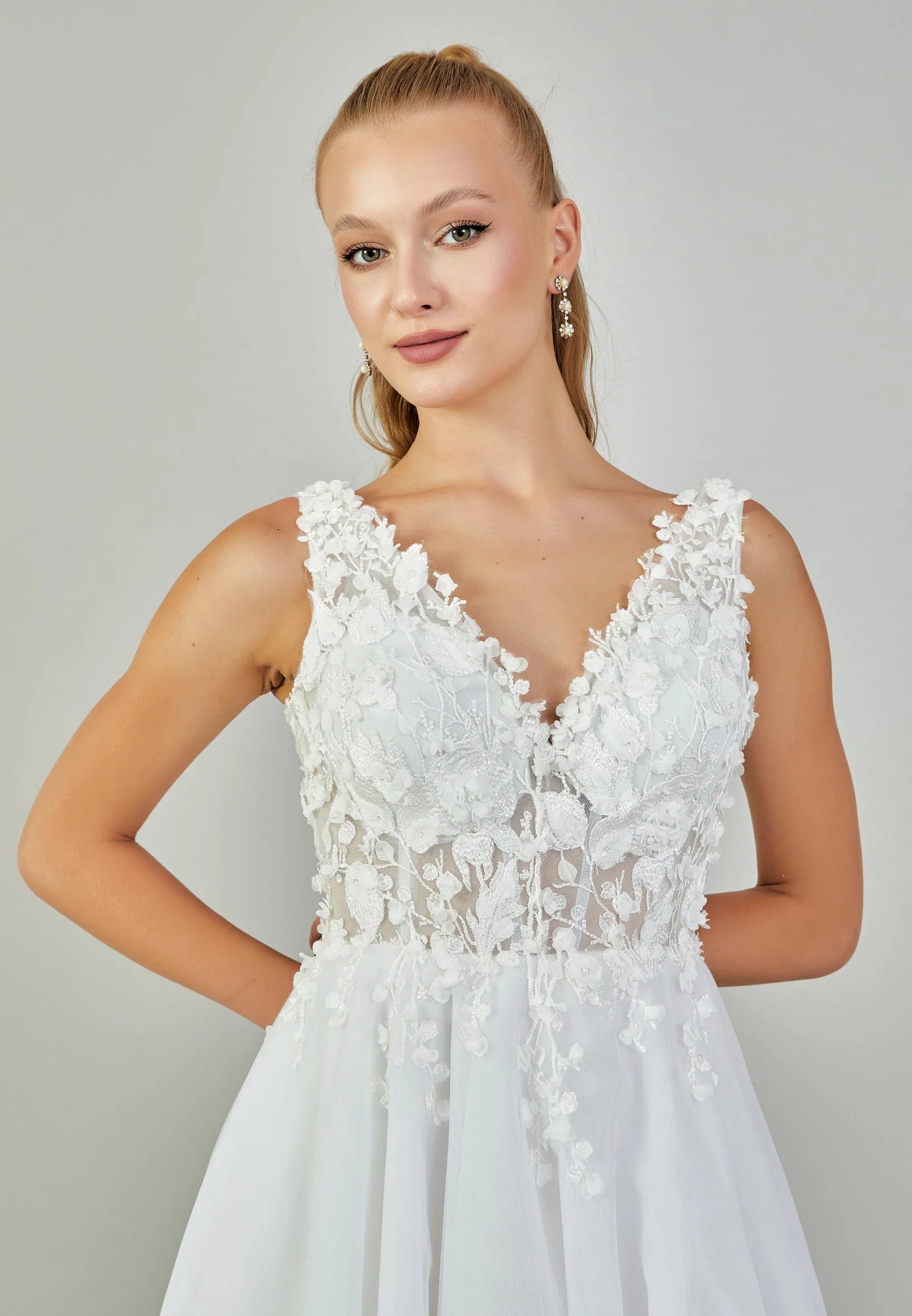 Sleeveless Maxi Tulle Regular Wedding Dress Unit Price: €420