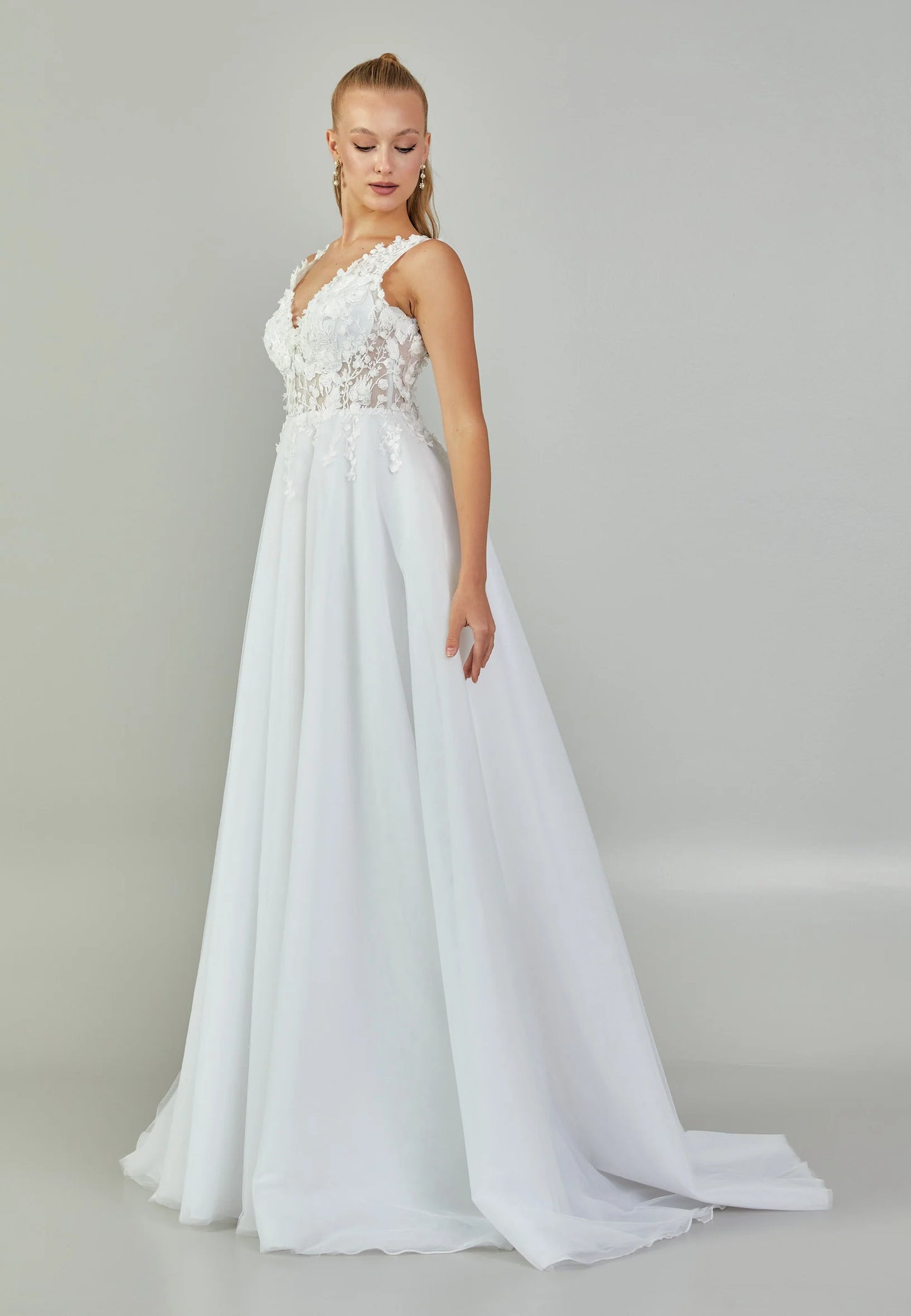 Sleeveless Maxi Tulle Regular Wedding Dress Unit Price: €420