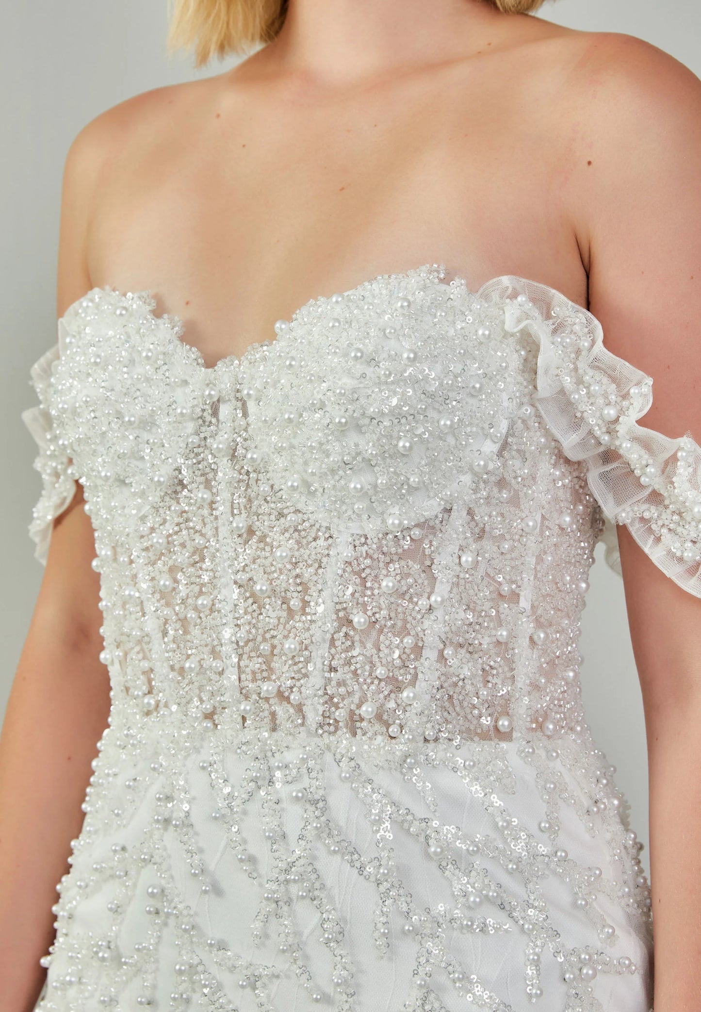 Off Shoulder Maxi Tulle Regular Wedding Dress Unit Price: €420