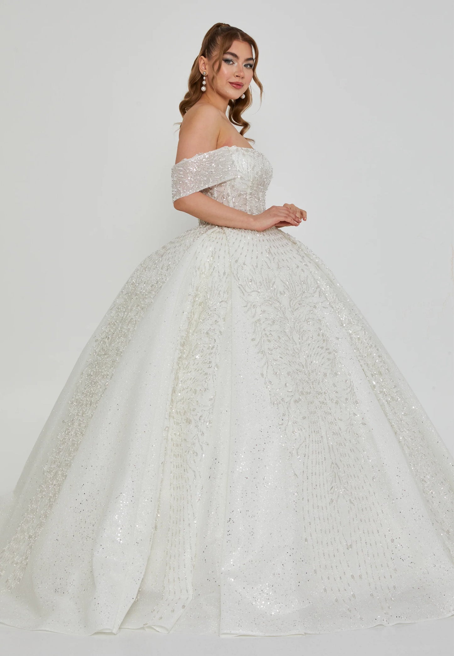Off Shoulder Maxi Tulle Regular Wedding Dress Unit Price: €780
