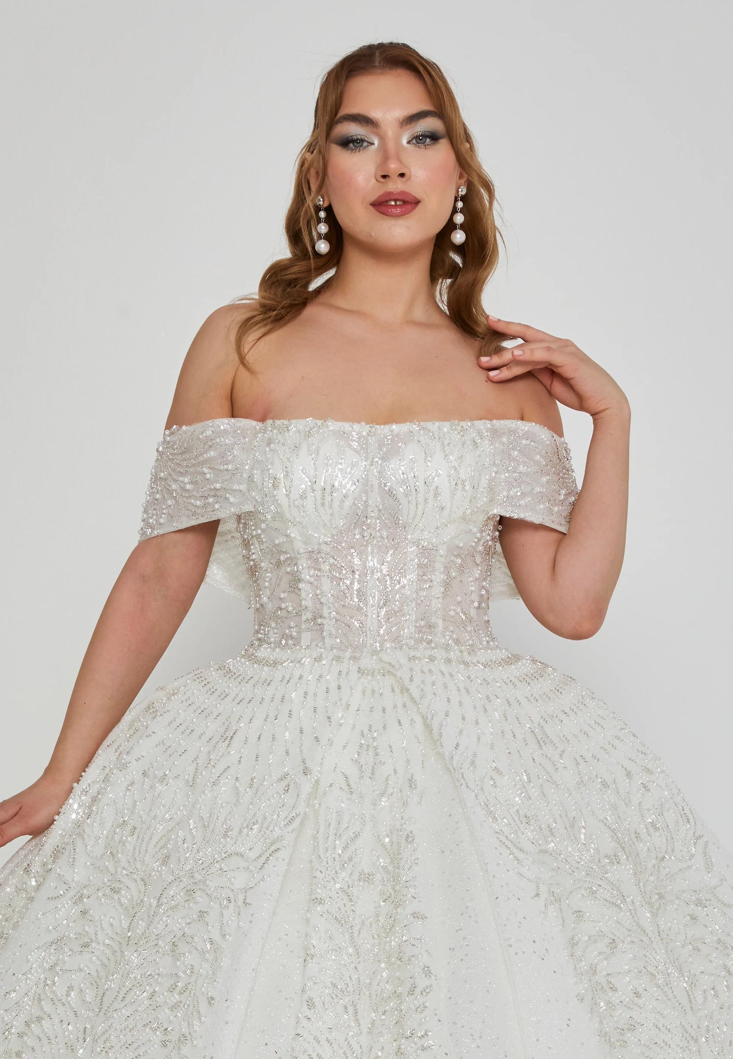 Off Shoulder Maxi Tulle Regular Wedding Dress Unit Price: €780