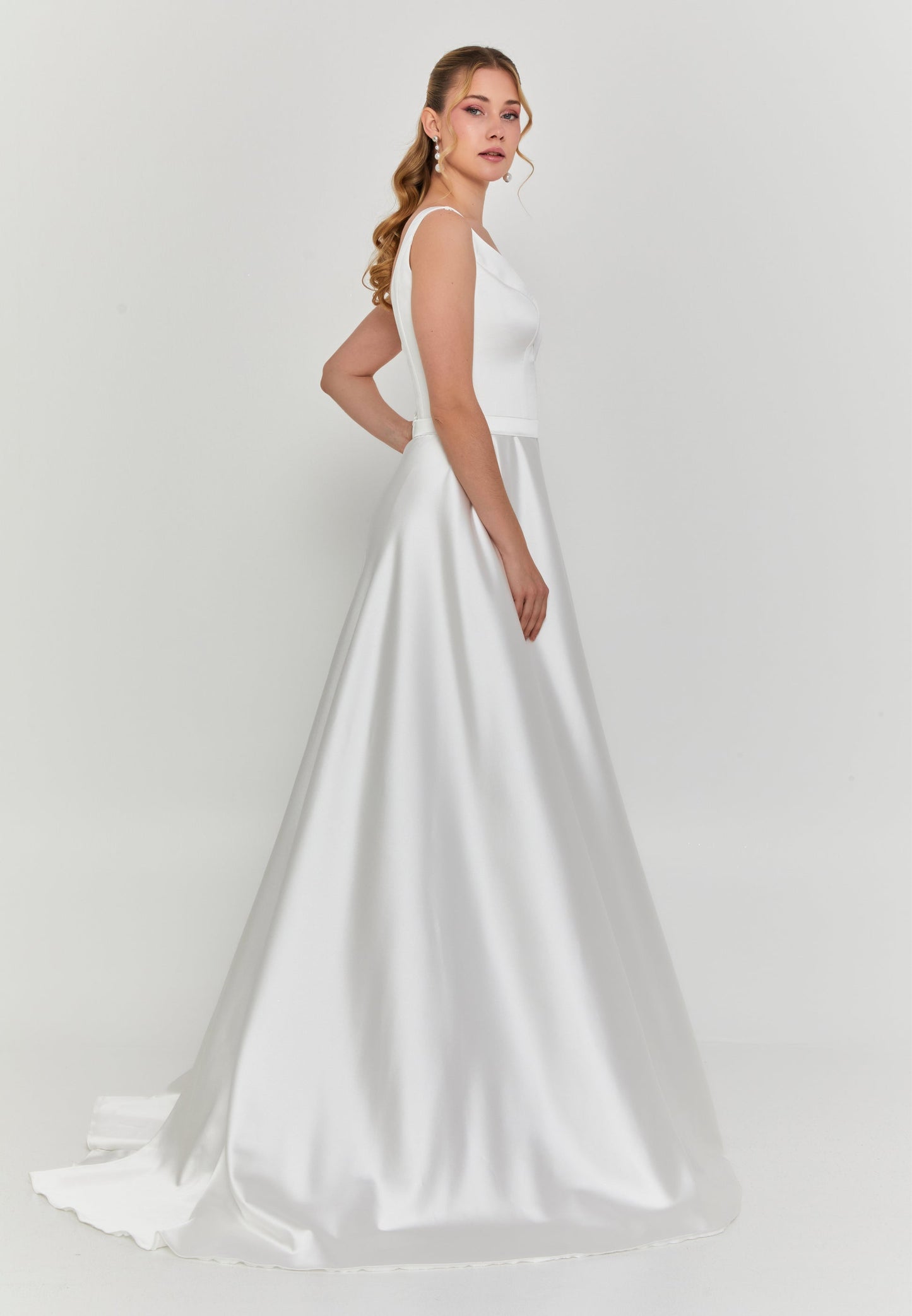 Sleeveless Maxi Satin Regular Wedding Dress Unit Price: €355