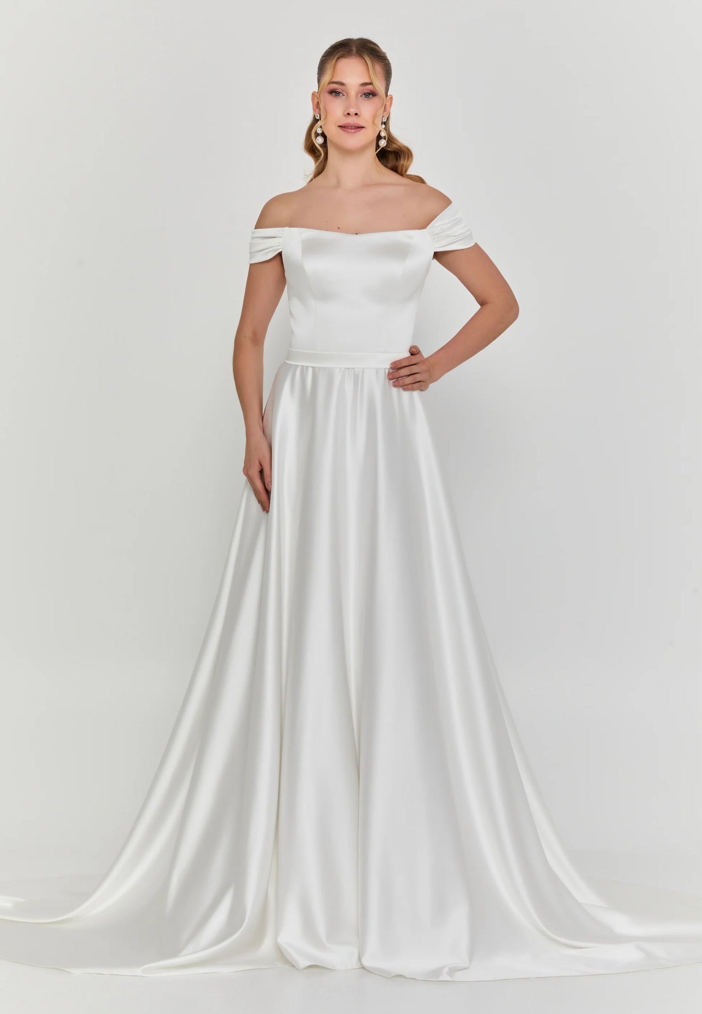 Off Shoulder Maxi Satin Regular Wedding Dress Unit Price: €355