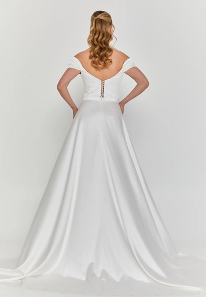 Off Shoulder Maxi Satin Regular Wedding Dress Unit Price: €355