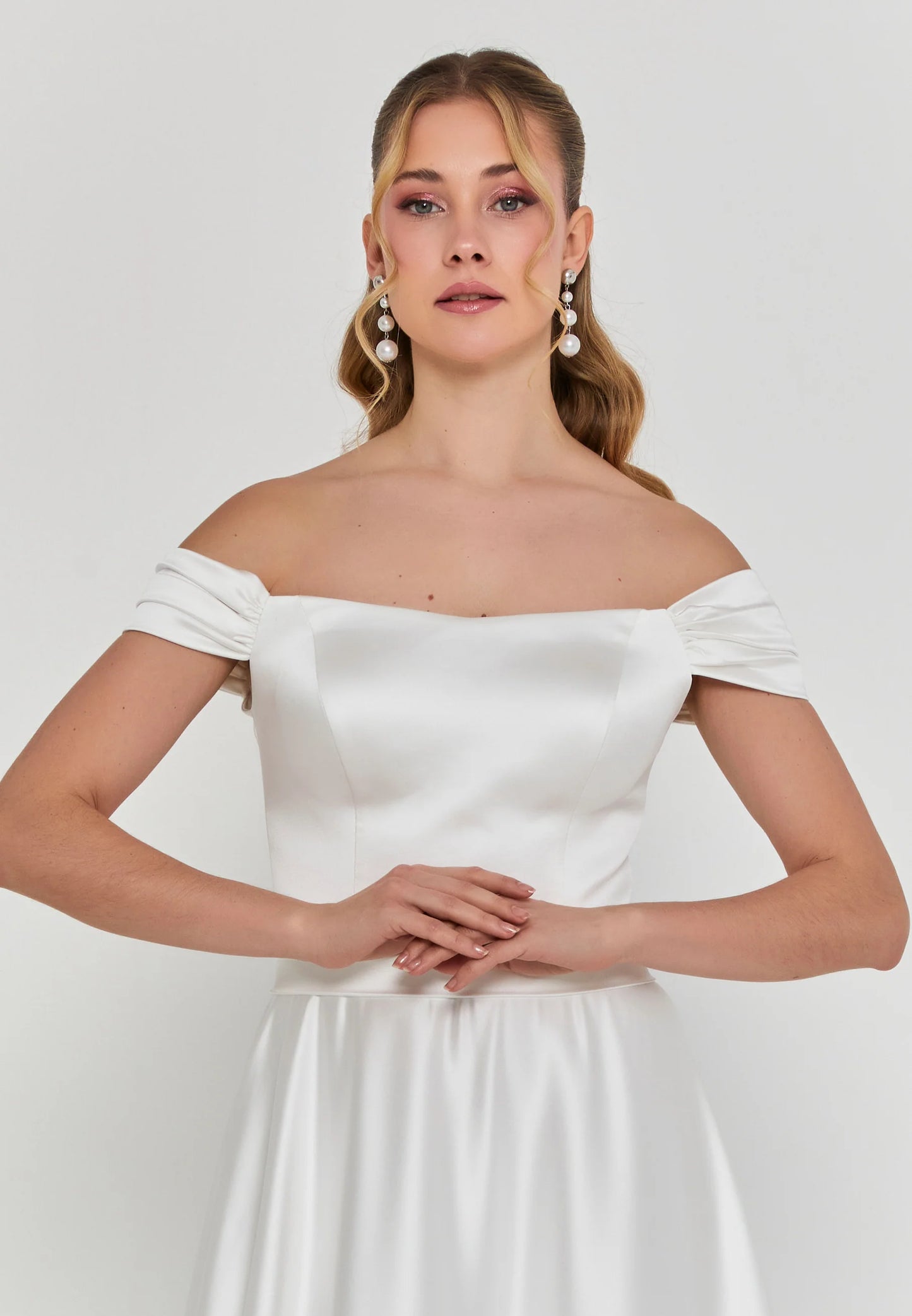 Off Shoulder Maxi Satin Regular Wedding Dress Unit Price: €355