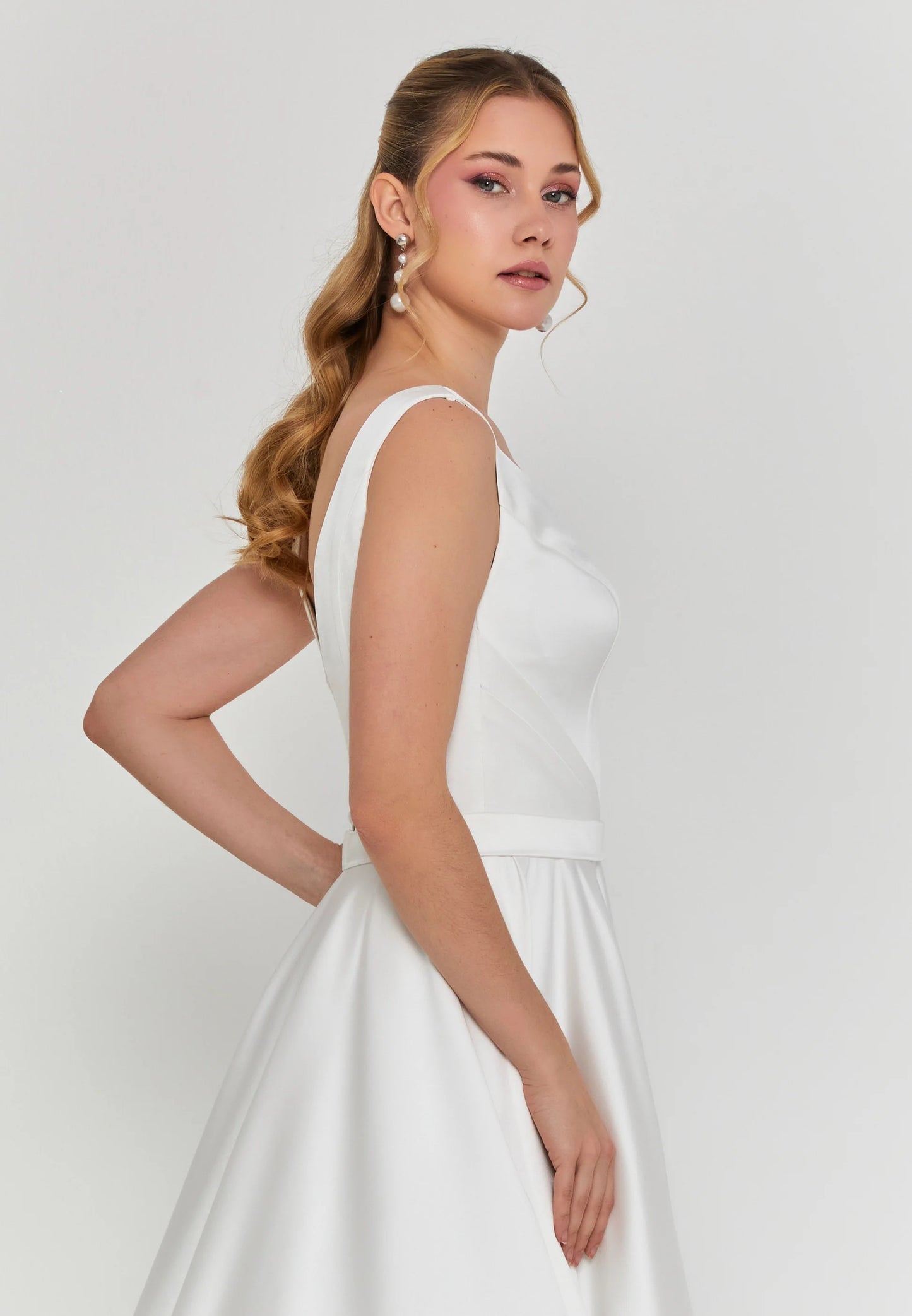 Sleeveless Maxi Satin Regular Wedding Dress Unit Price: €355