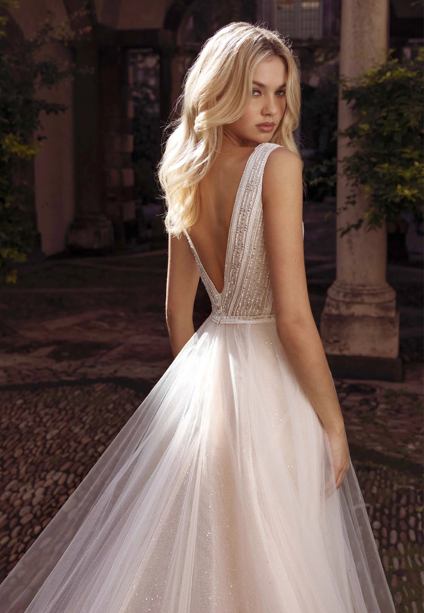 Sleeveless Maxi Tulle Regular Wedding Dress Unit Price: €360