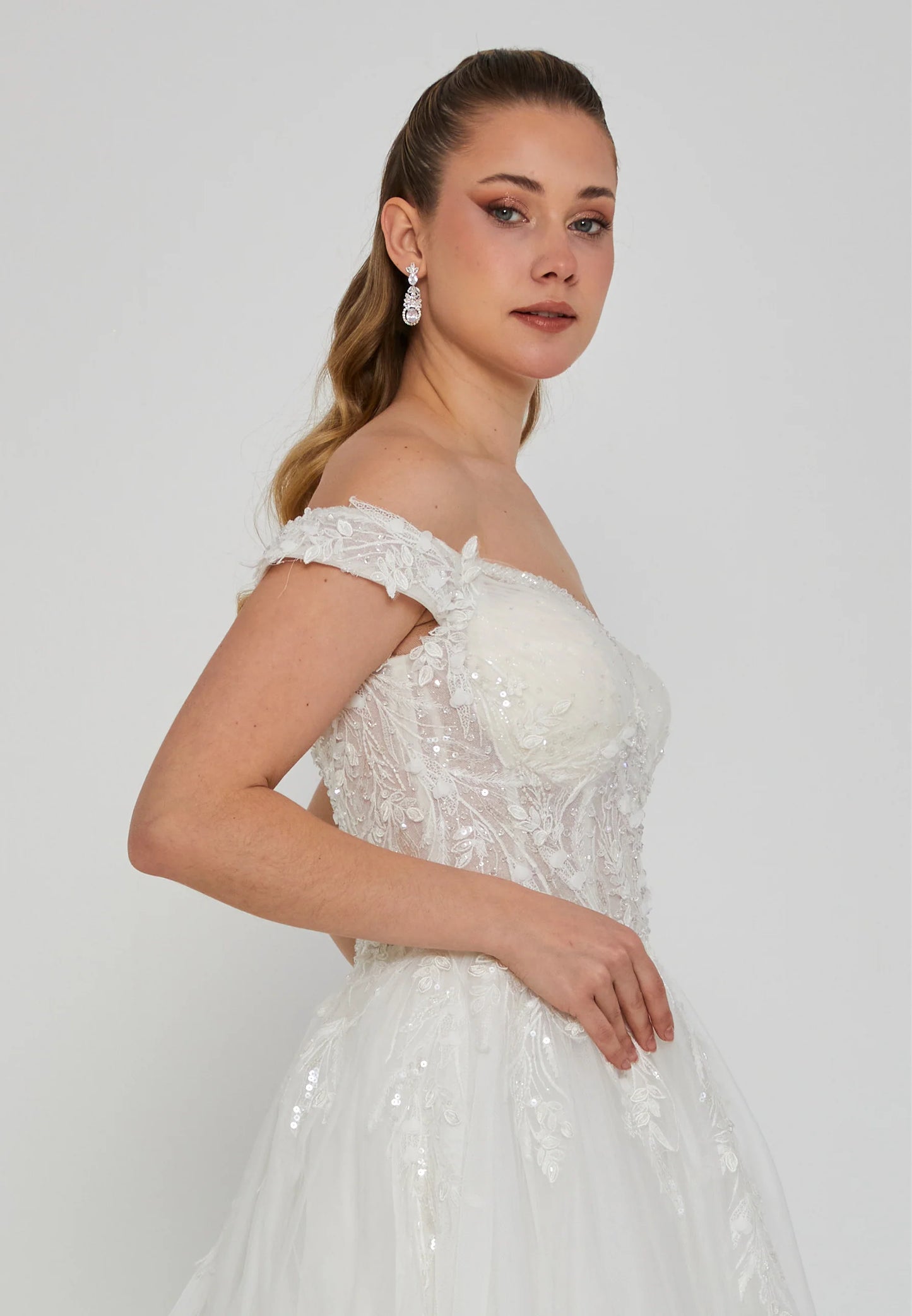 Off Shoulder Maxi Tulle Regular Wedding Dress Unit Price: €300