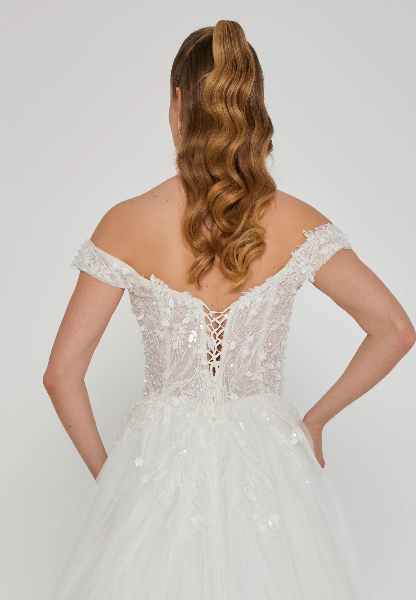 Off Shoulder Maxi Tulle Regular Wedding Dress Unit Price: €300