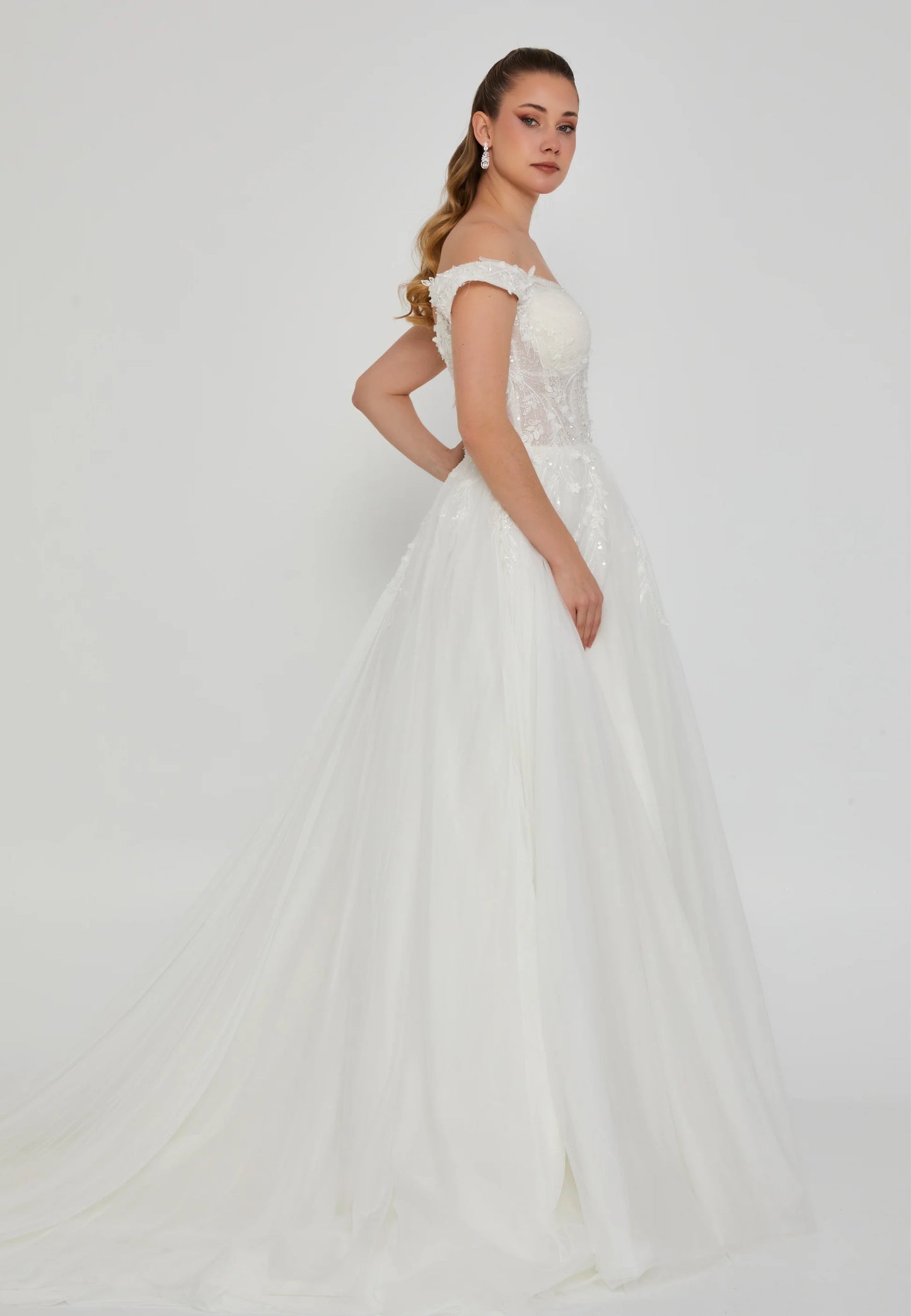 Off Shoulder Maxi Tulle Regular Wedding Dress Unit Price: €300