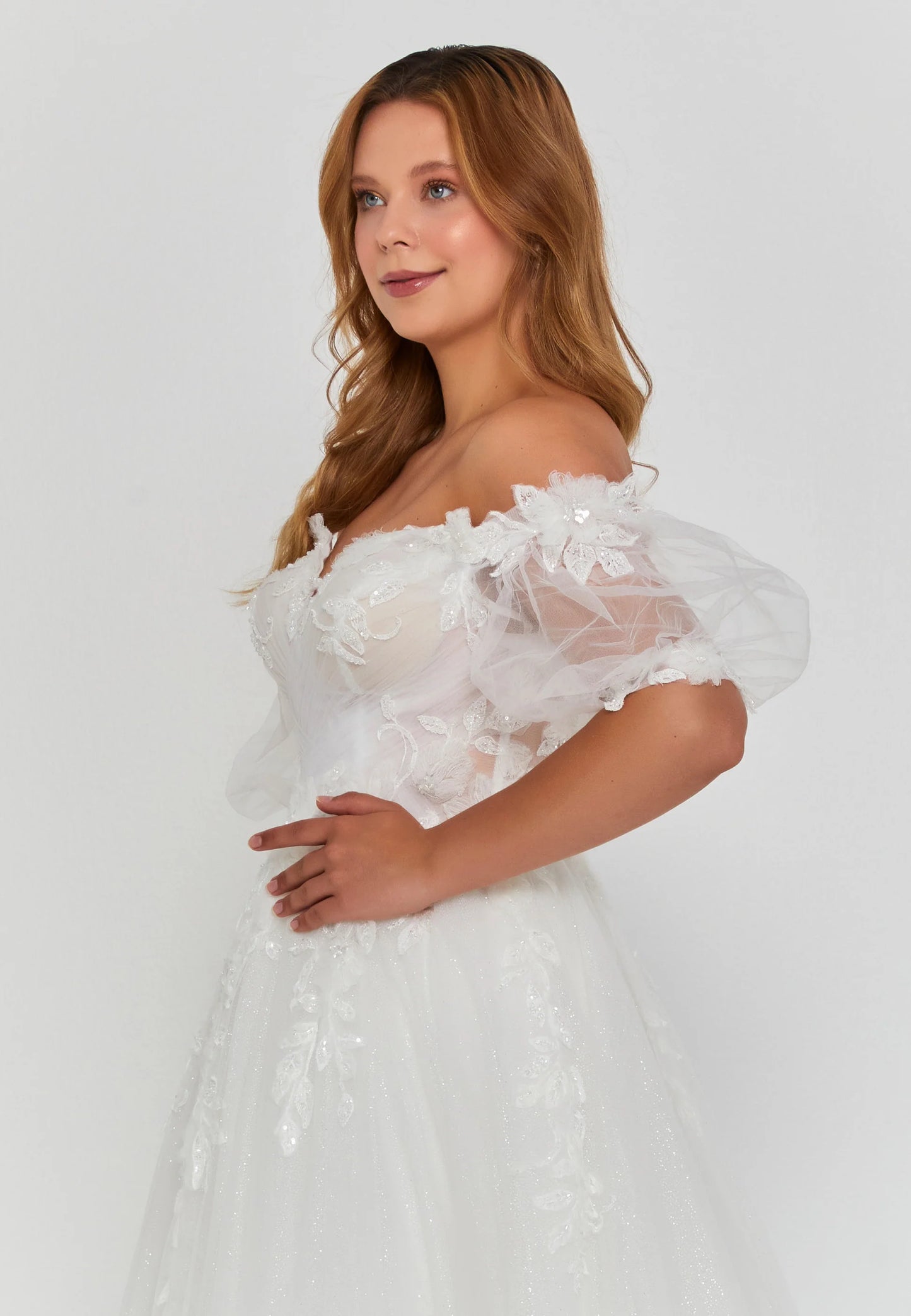 Off Shoulder Maxi Tulle Regular Wedding Dress Unit Price: €450