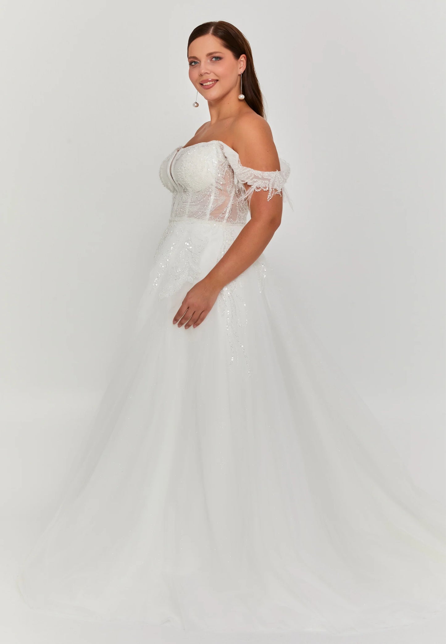 Off Shoulder Maxi Tulle Plus Size Wedding Dress Unit Price: €350