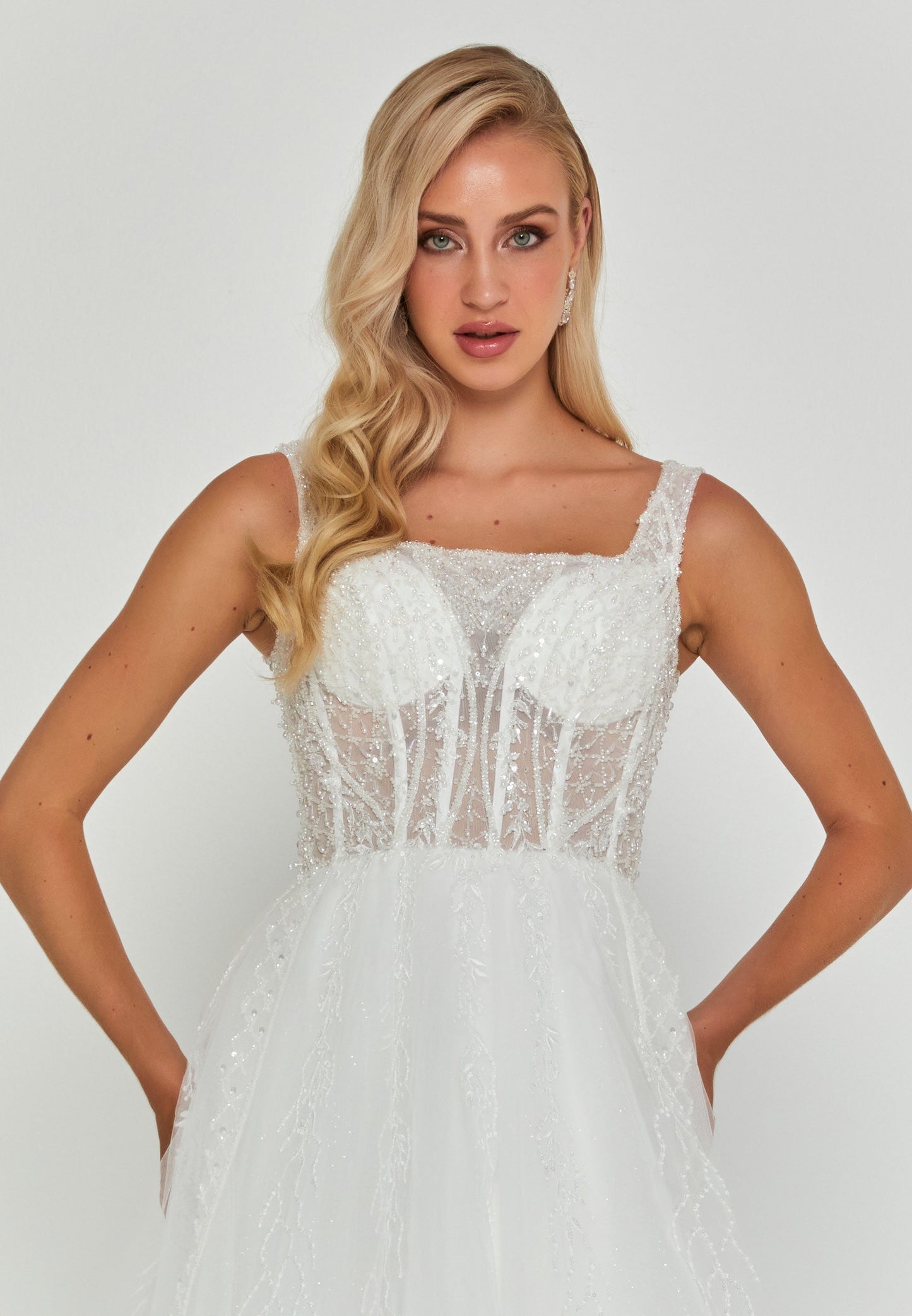 Sleeveless Maxi Tulle Regular Wedding Dress Unit Price: €195