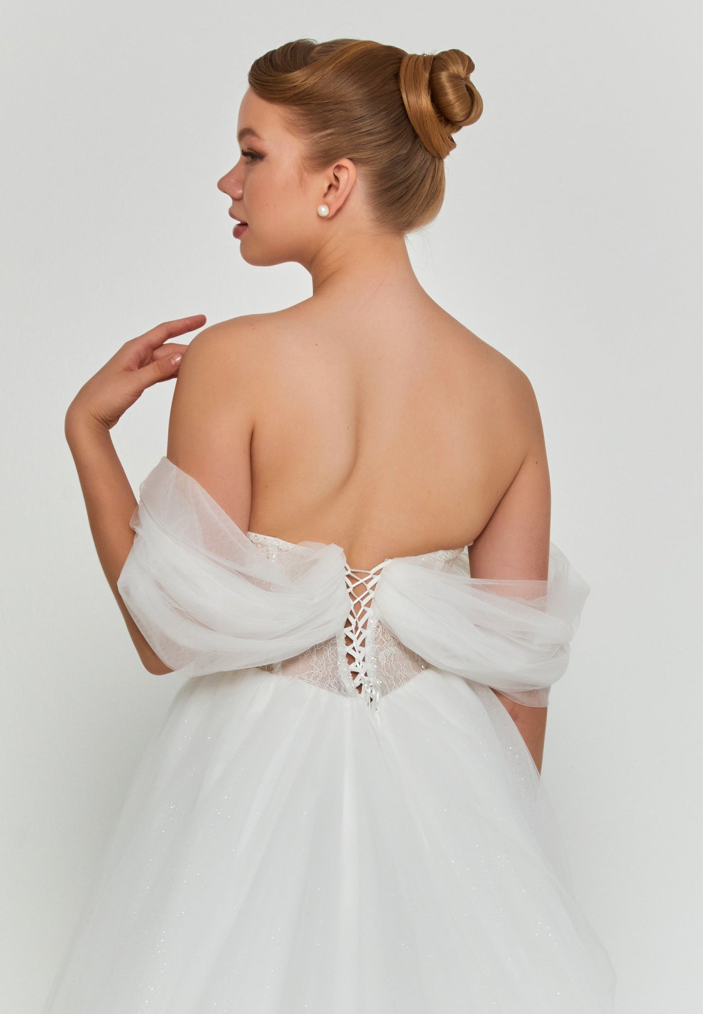 Off Shoulder Maxi Tulle Regular Wedding Dress Unit Price: €200