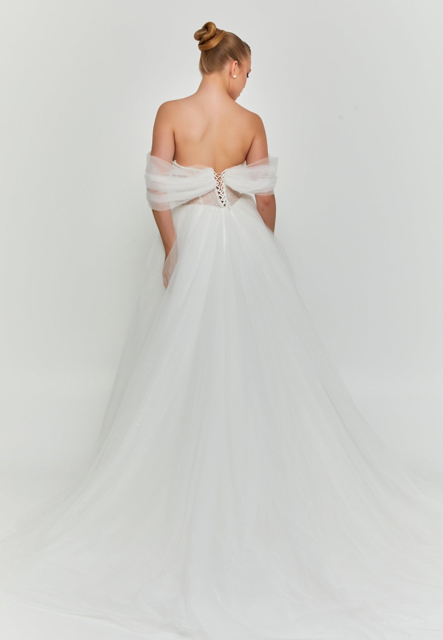 Off Shoulder Maxi Tulle Regular Wedding Dress Unit Price: €200