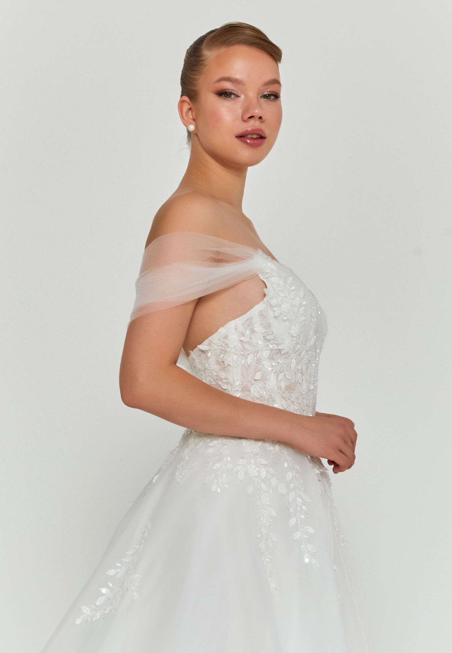 Off Shoulder Maxi Polyester Regular Wedding Dress Unit Price: €210