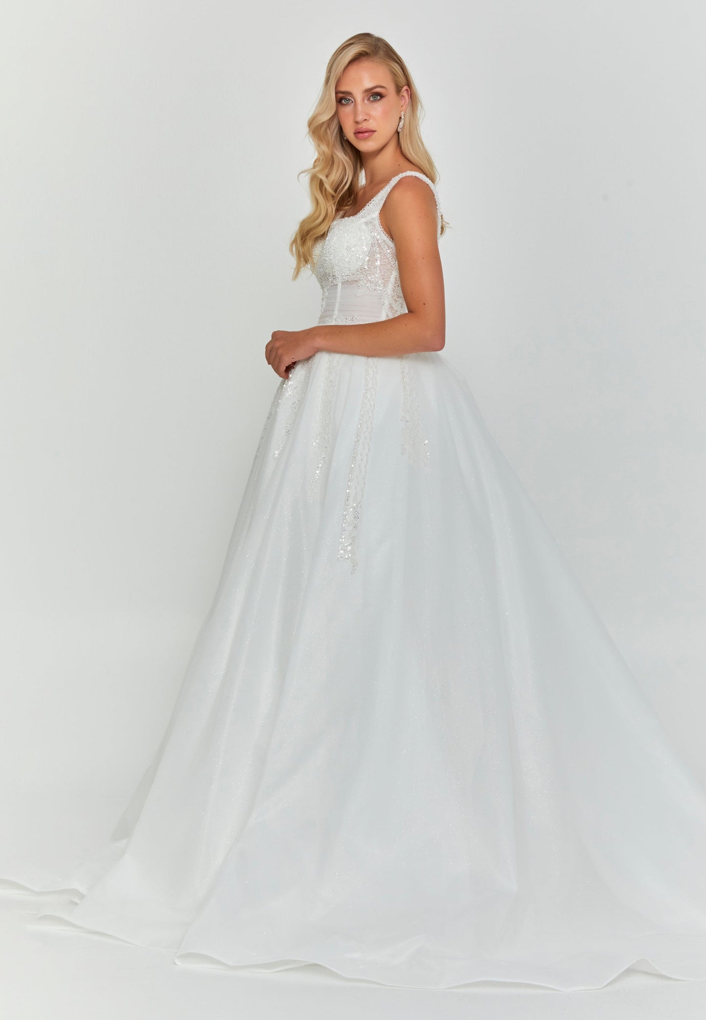Sleeveless Maxi Tulle Regular Wedding Dress Unit Price: €200