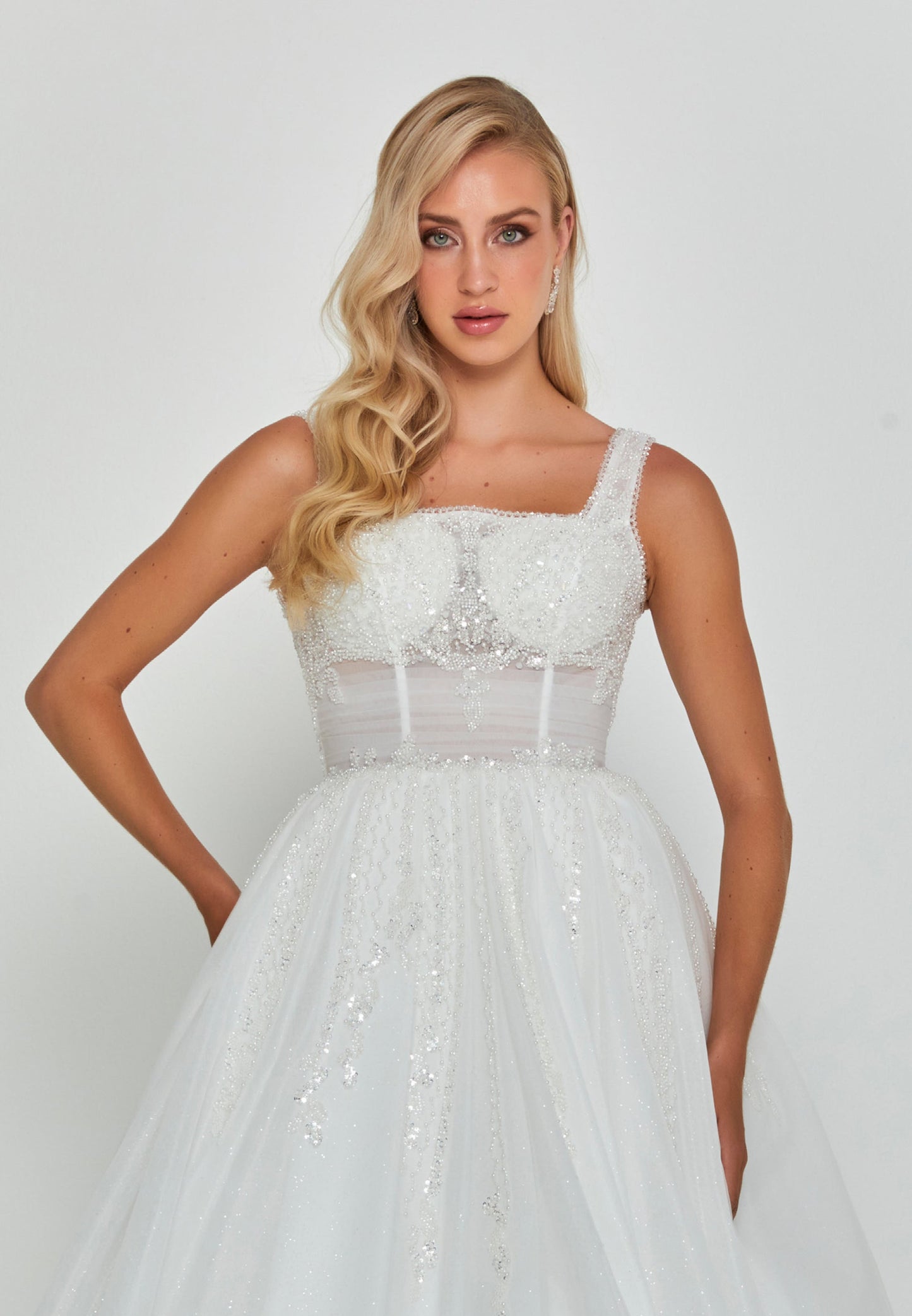 Sleeveless Maxi Tulle Regular Wedding Dress Unit Price: €200