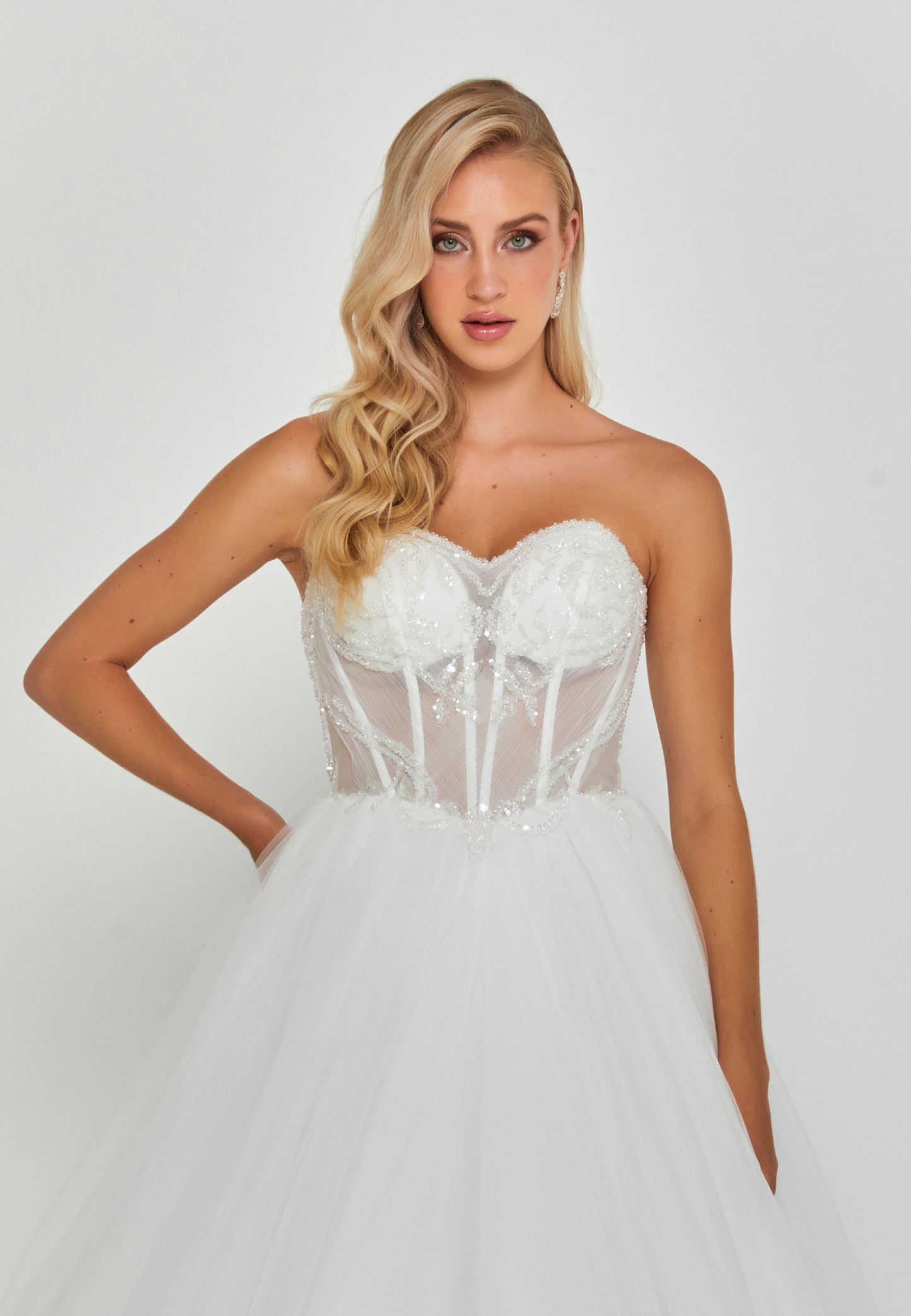 Strapless Maxi Tulle Regular Wedding Dress Unit Price: €200