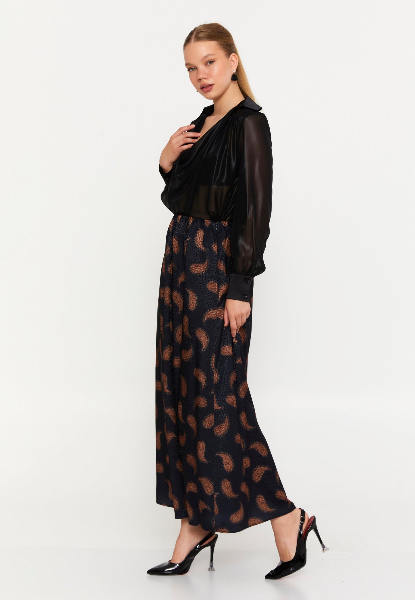 Maxi Patterned Regular Skirt Unit Price: €20