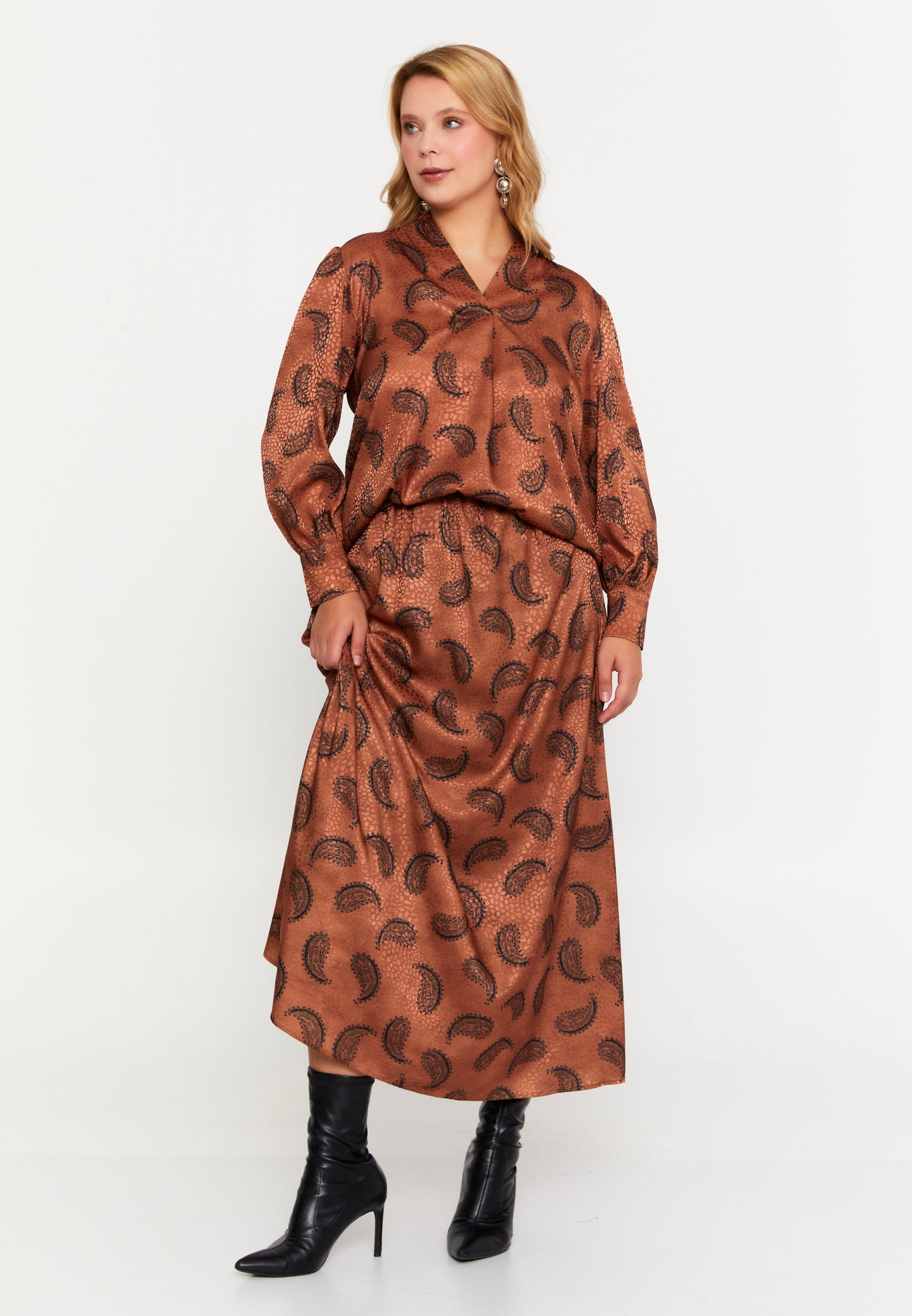 Maxi Patterned Regular Skirt Unit Price: €20