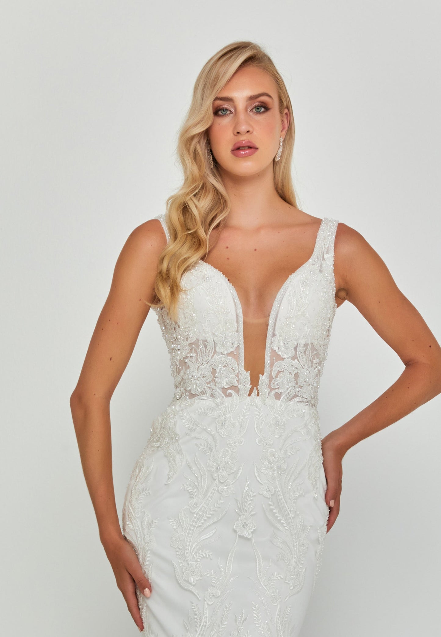 Sleeveless Maxi Tulle Regular Wedding Dress Unit Price: €350