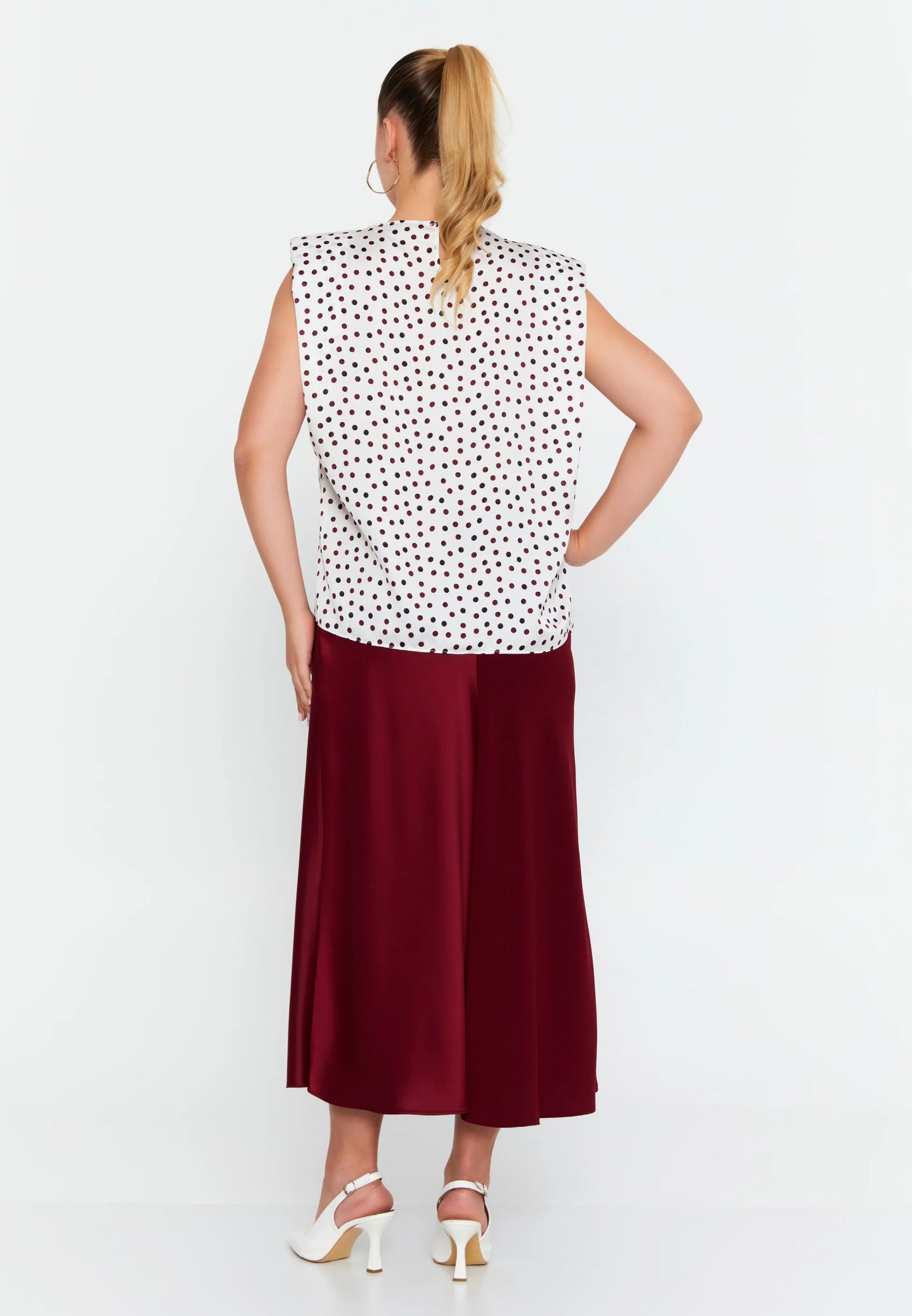 Sleeveless Geometric Plus Size Blouse Unit Price: €23