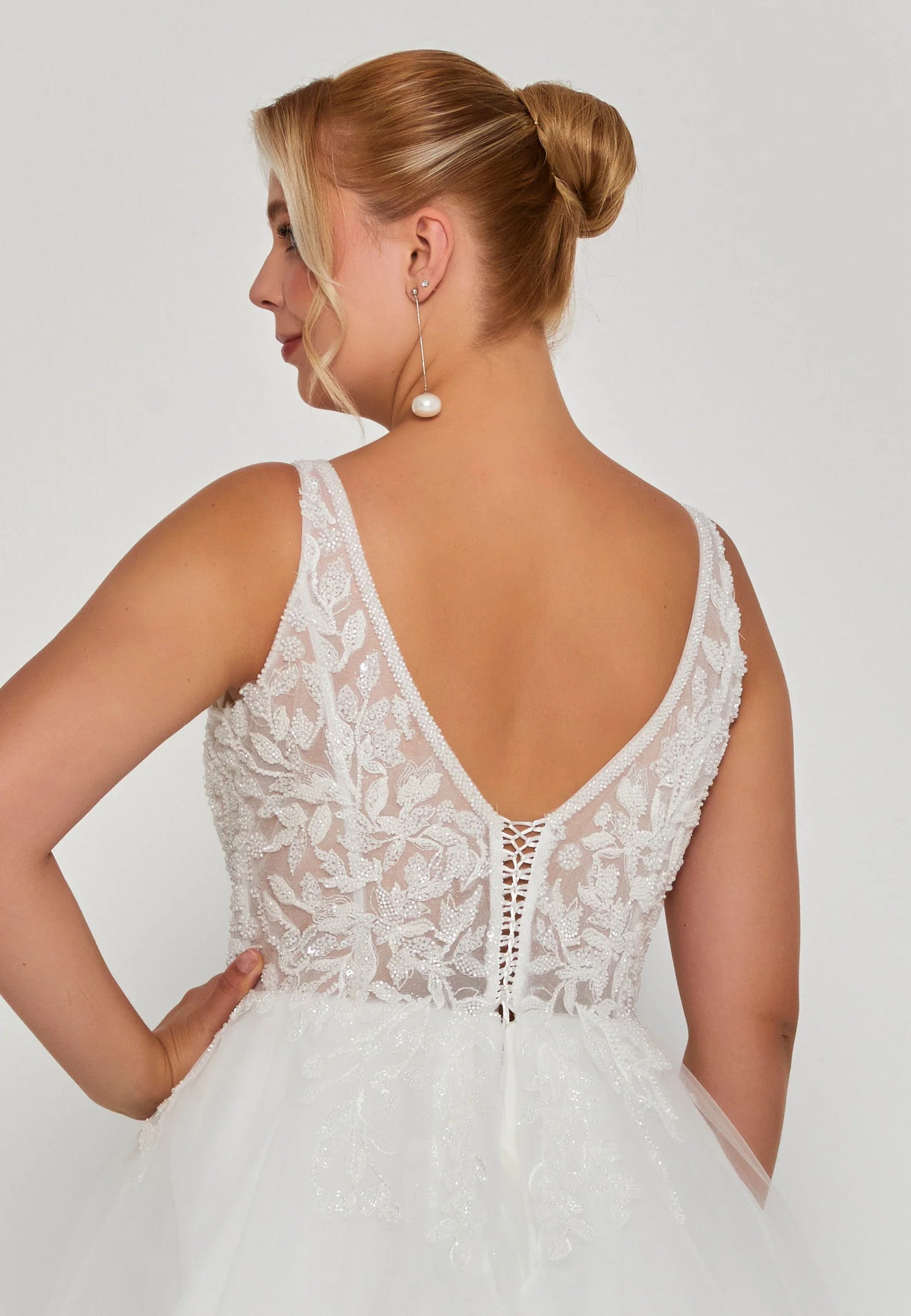 Sleeveless Maxi Tulle Plus Size Wedding Dress Unit Price: €320