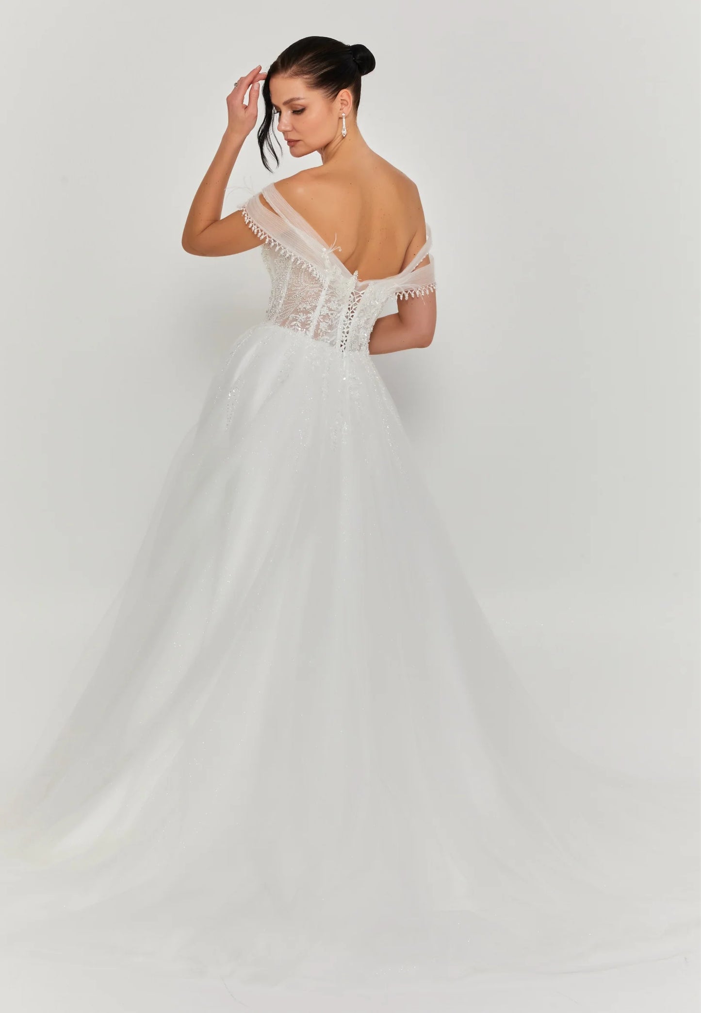 Off Shoulder Maxi Tulle Regular Wedding Dress Unit Price: €200