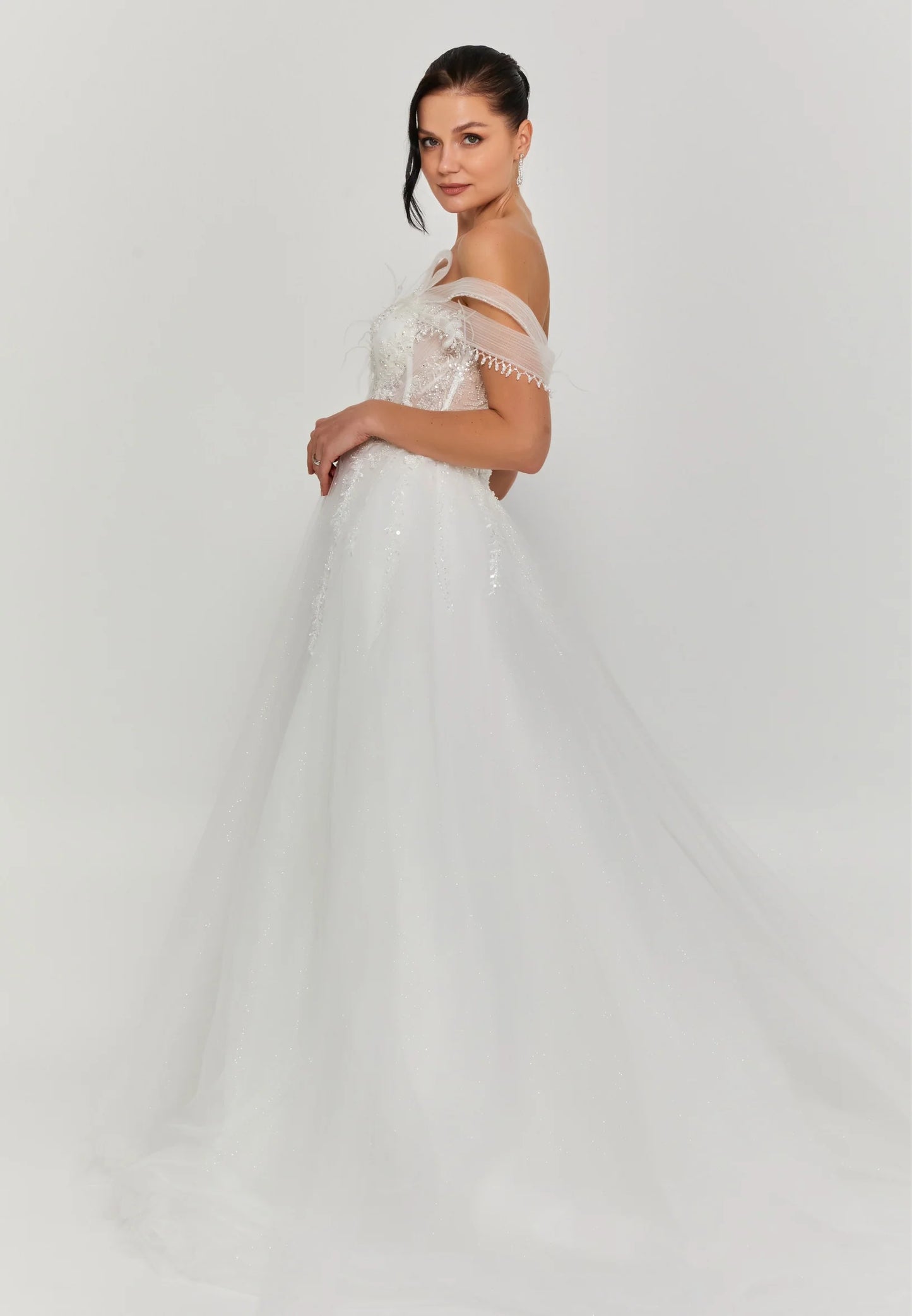 Off Shoulder Maxi Tulle Regular Wedding Dress Unit Price: €200