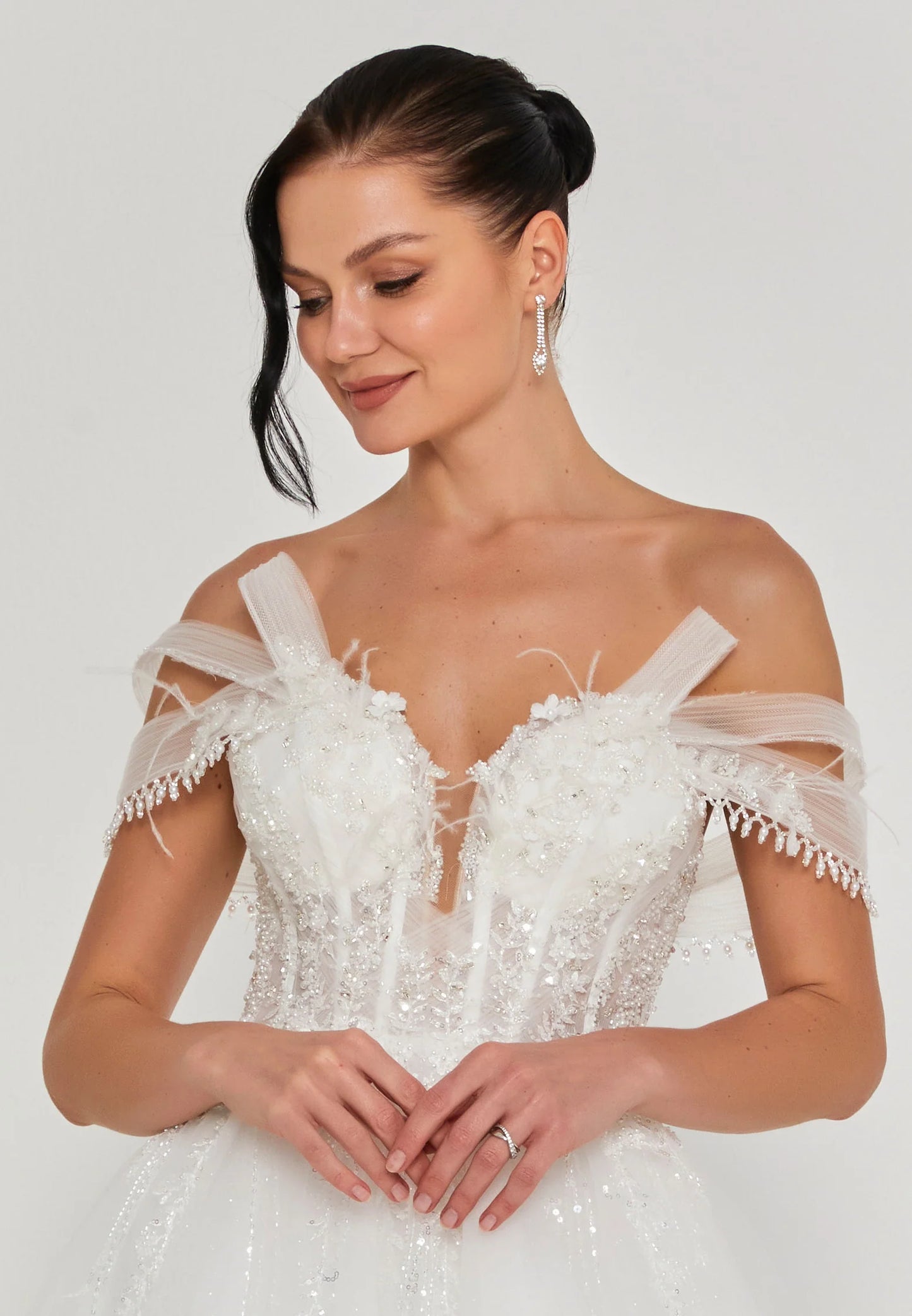 Off Shoulder Maxi Tulle Regular Wedding Dress Unit Price: €200