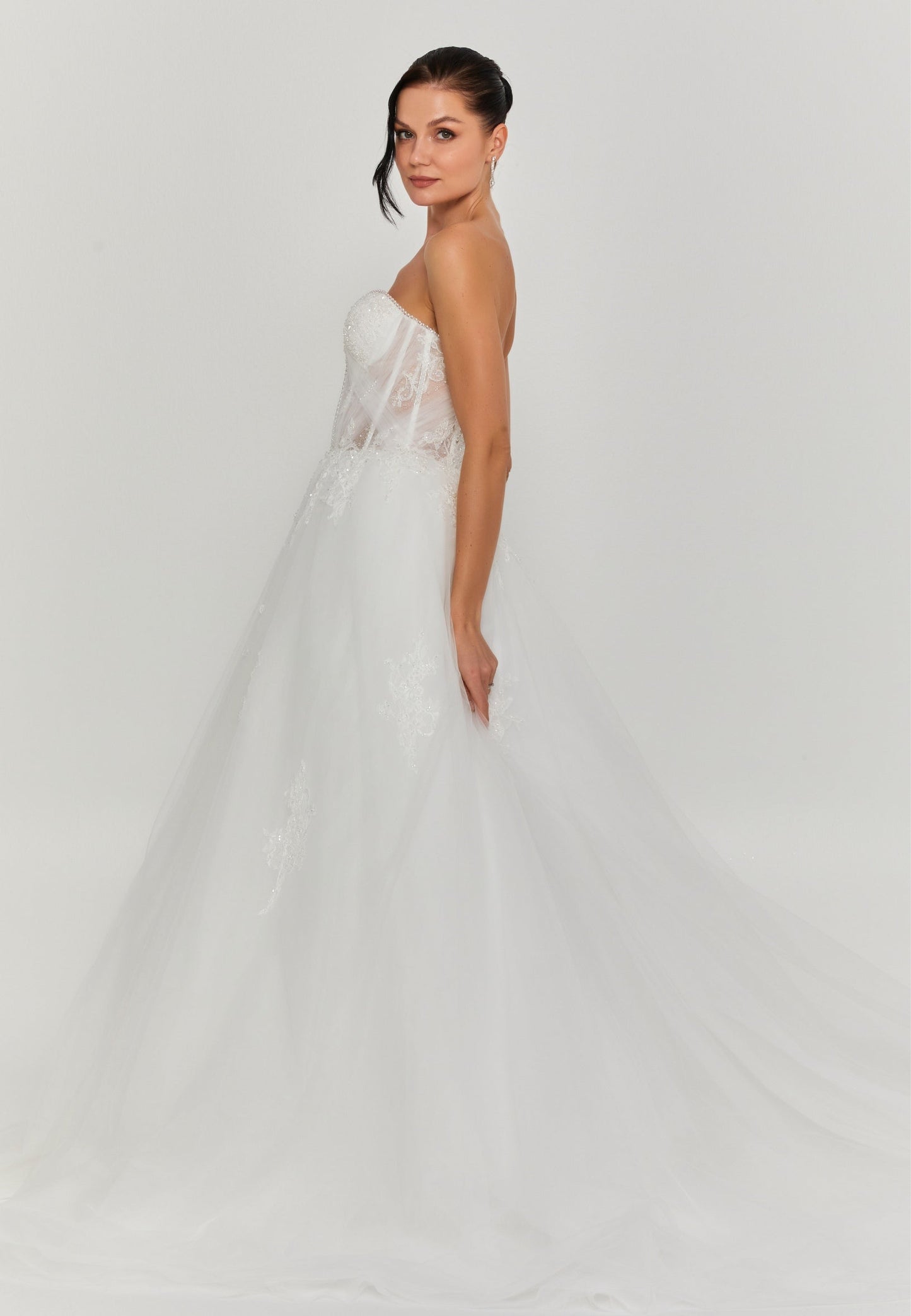 Strapless Maxi Tulle Regular Wedding Dress Unit Price: €195