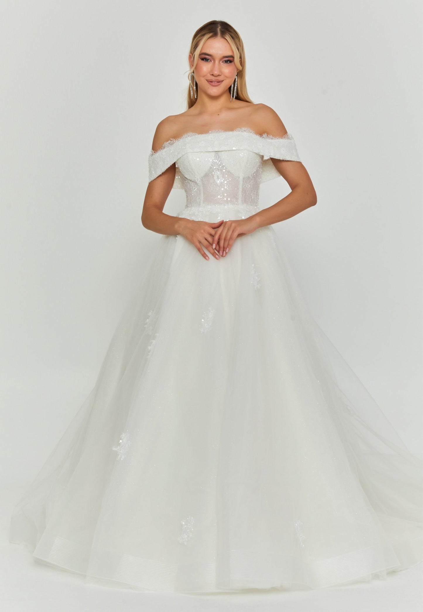 Off Shoulder Maxi Tulle Regular Wedding Dress Unit Price: €350
