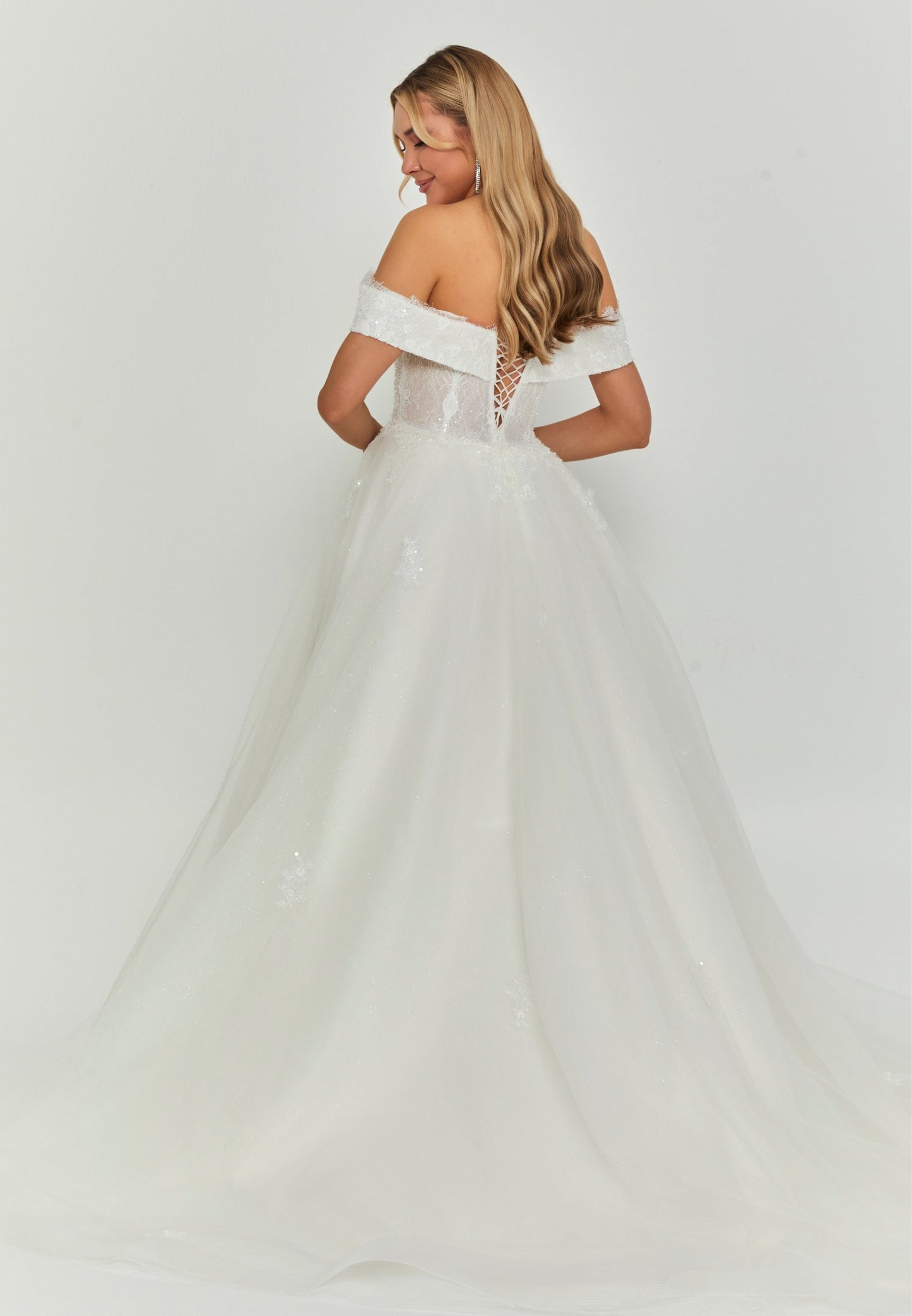 Off Shoulder Maxi Tulle Regular Wedding Dress Unit Price: €350
