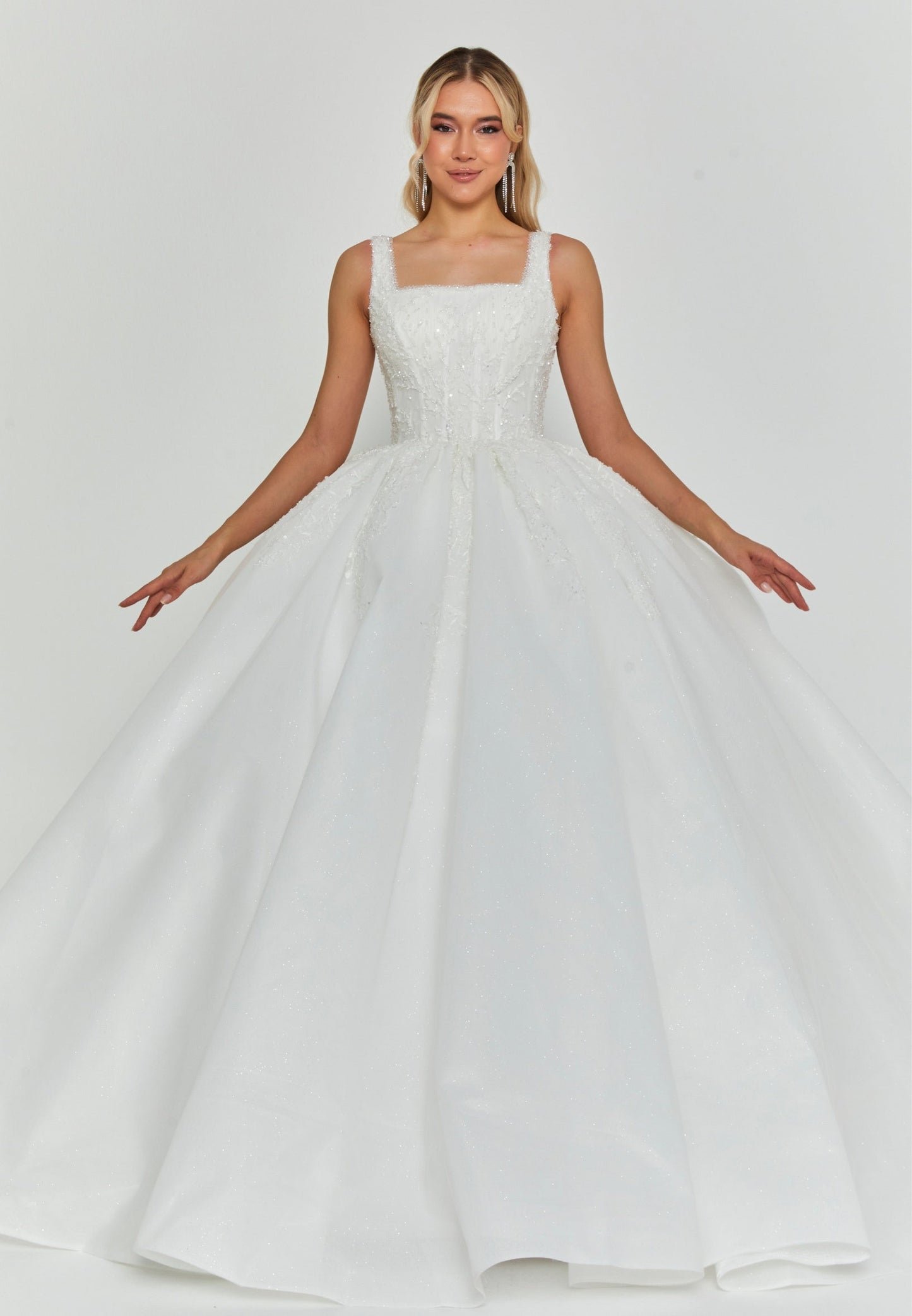 Sleeveless Maxi Tulle Regular Wedding Dress Unit Price: €460