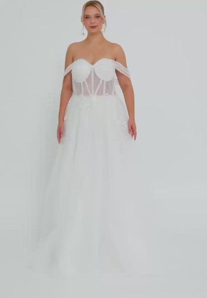 Off Shoulder Maxi Tulle Plus Size Wedding Dress Unit Price: €320