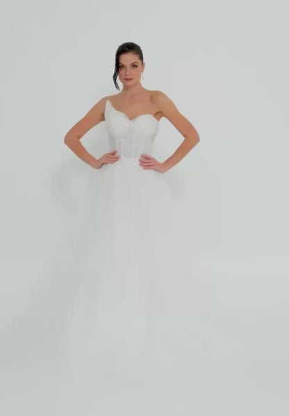 Strapless Maxi Tulle Regular Wedding Dress Unit Price: €335